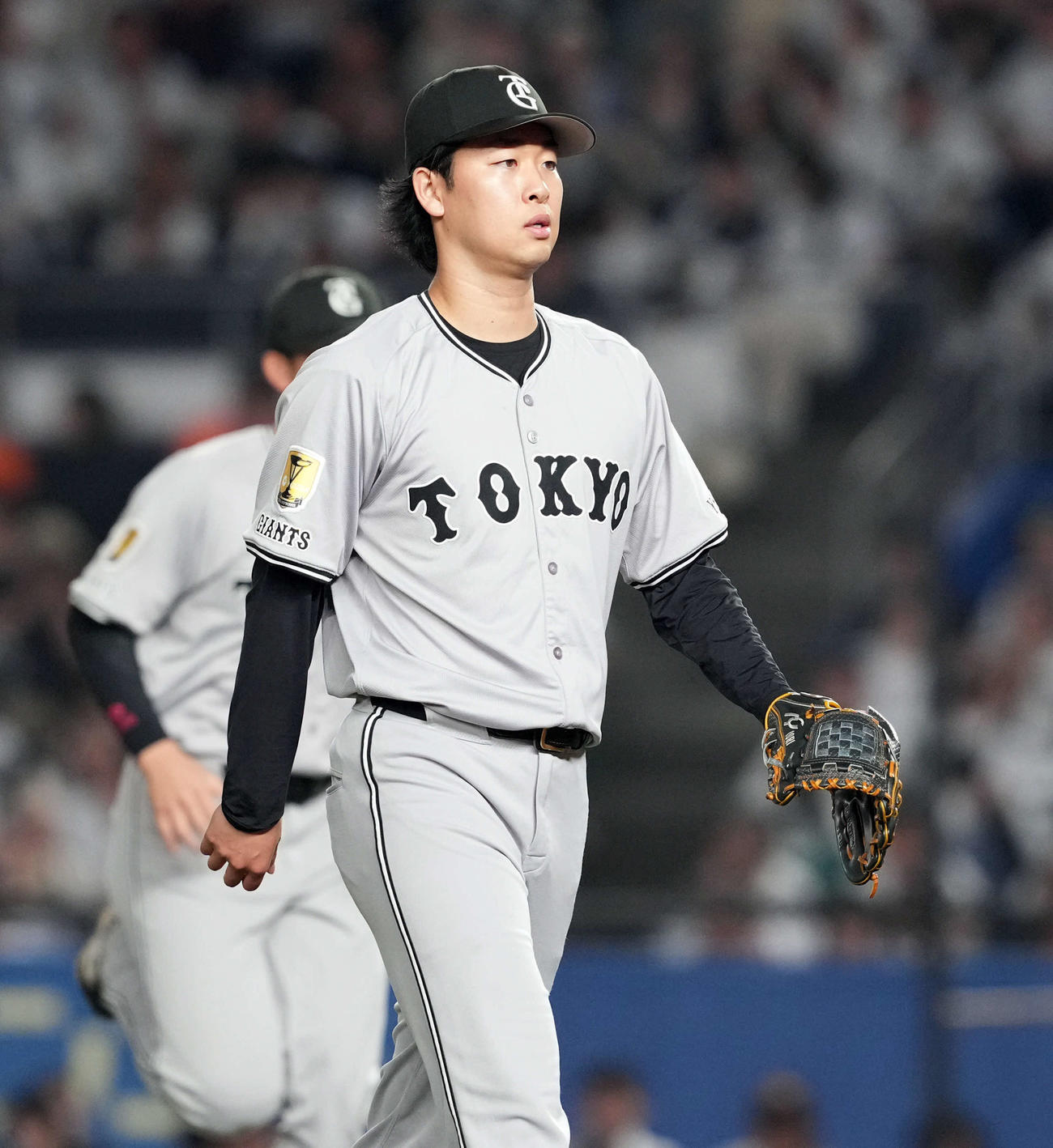 ロッテ対巨人　9回を投げ、1失点でマウンドを降りた巨人の先発山崎。試合は延長戦に突入（撮影・たえ見朱実）