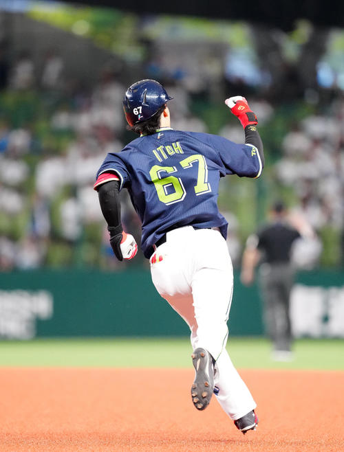 ヤクルト】伊藤琉偉プロ初アーチ「どこに飛んだか…」3日のサヨナラ