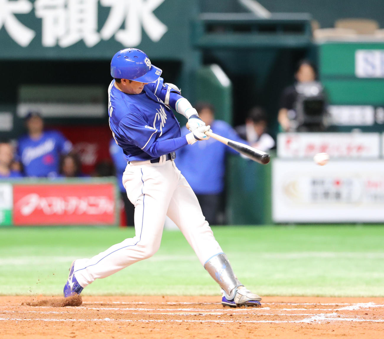 ソフトバンク対中日　8回表中日2死一、二塁、山本は左翼線に2点適時打二塁打を放つ（撮影・梅根麻紀）