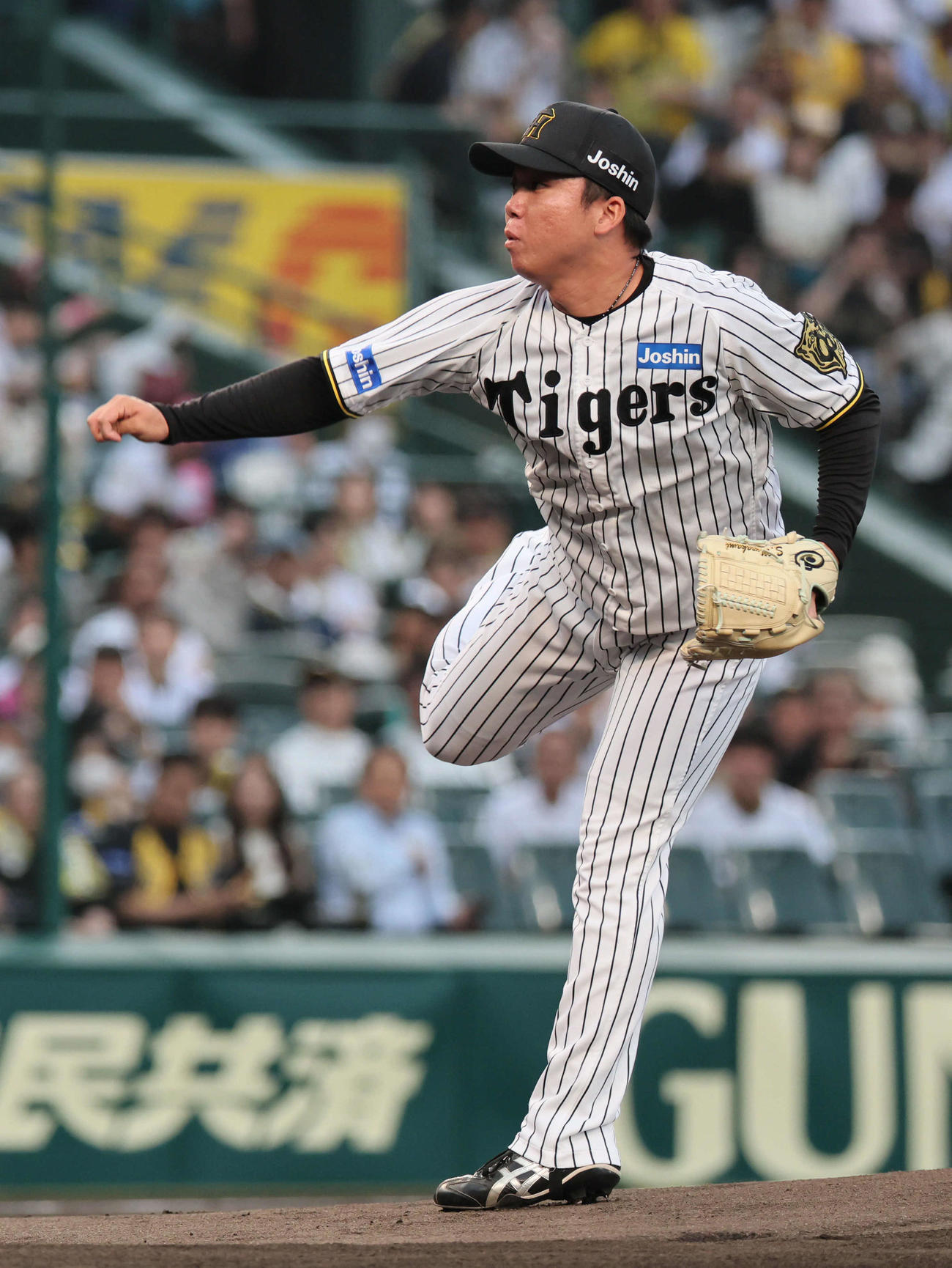 阪神対オリックス　阪神先発の村上（撮影・宮崎幸一）