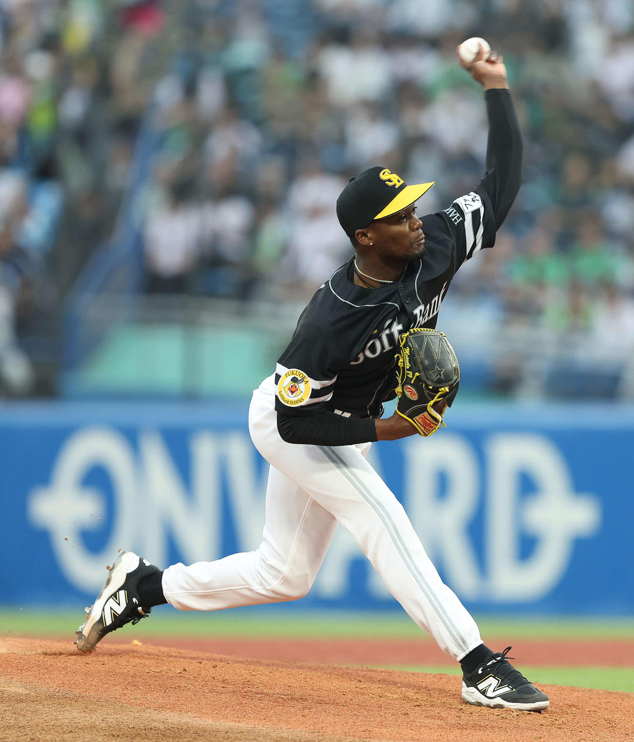 ヤクルト対ソフトバンク　先発登板するモイネロ（撮影・河田真司）