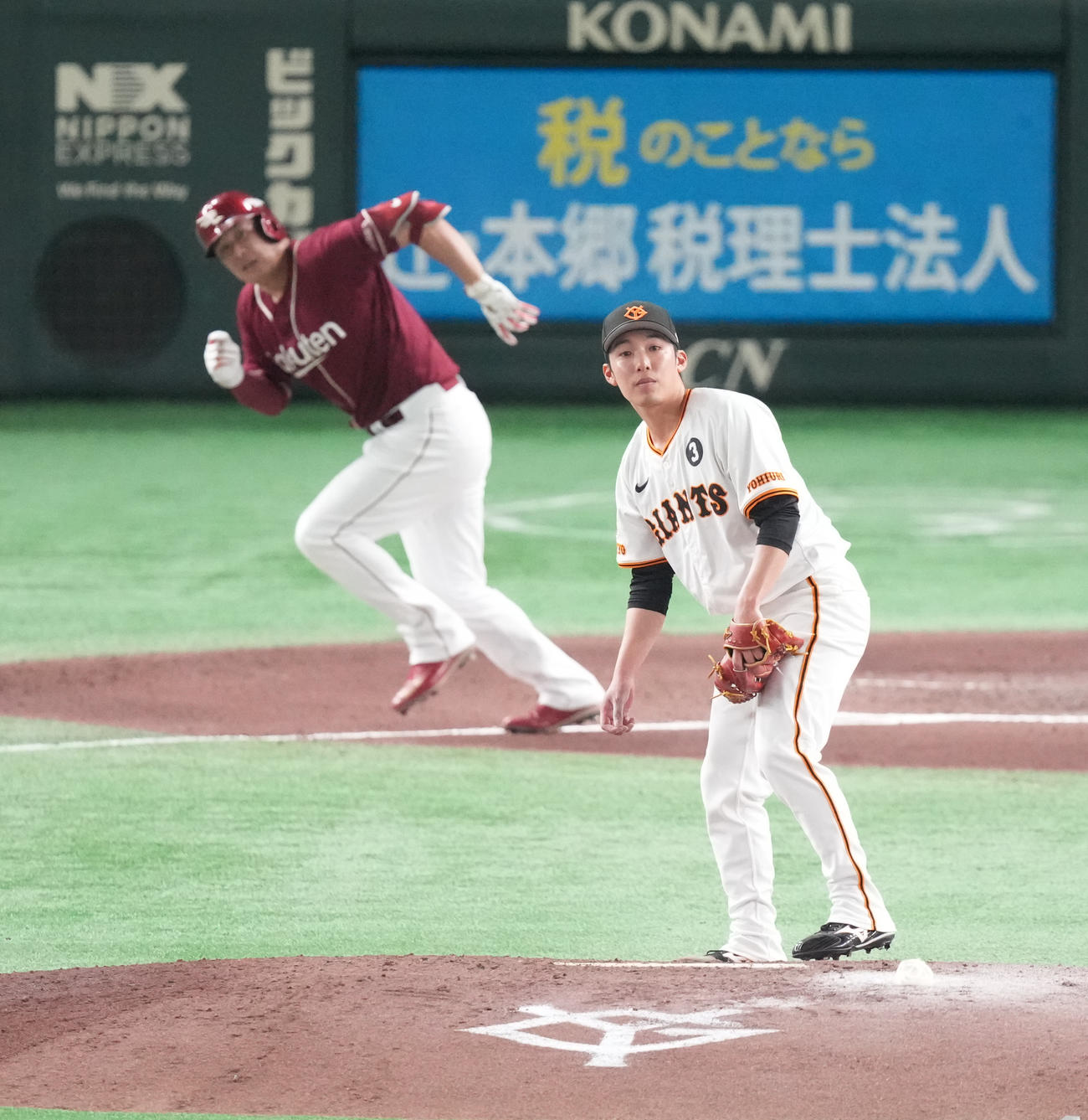 巨人対楽天　6回表楽天2死、浅村に左中間への先制のソロ本塁打を浴びる赤星（撮影・鈴木みどり）