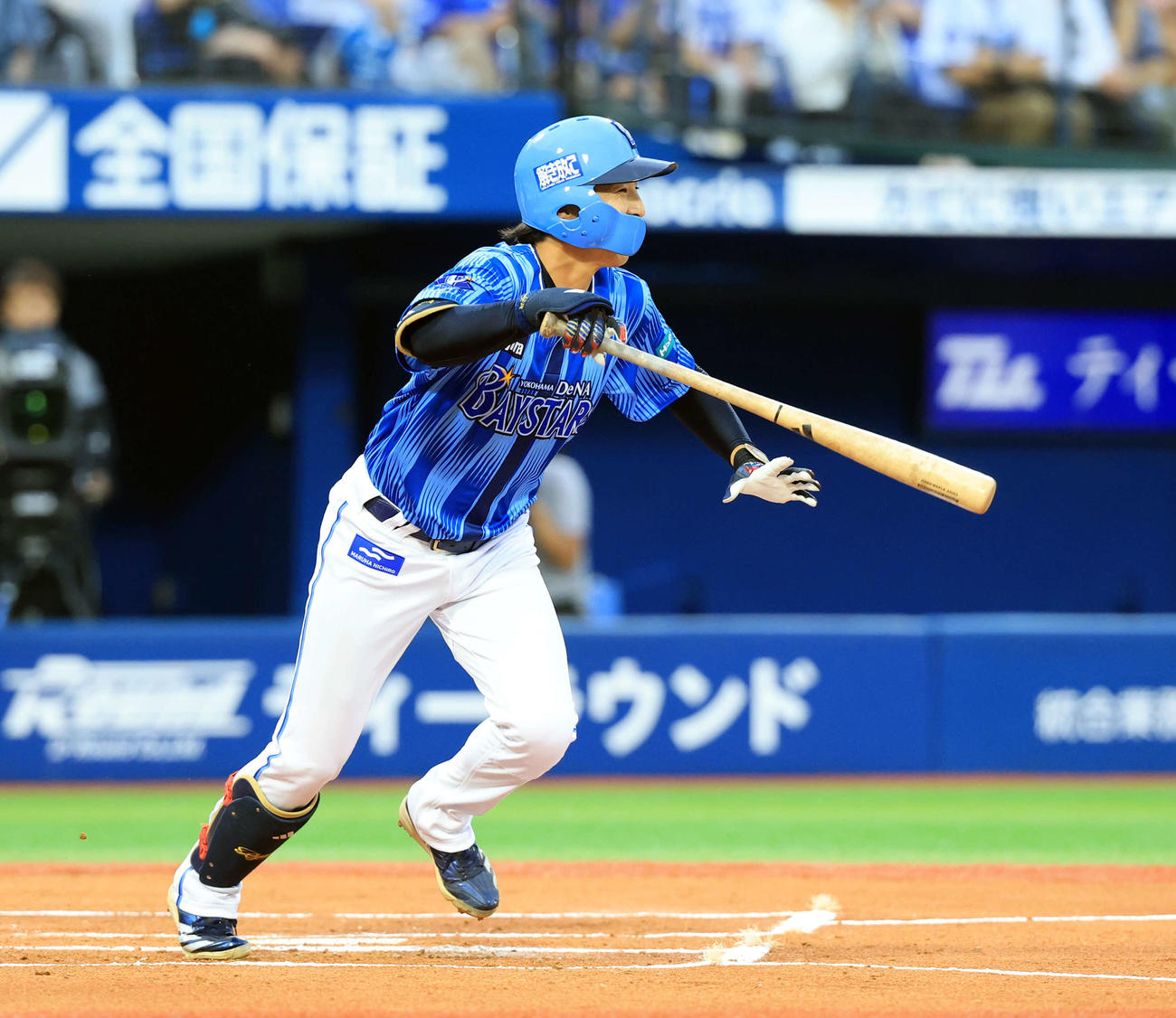 DeNA対日本ハム　1回裏DeNA無死三塁、度会は先制適時内野安打を放つ（撮影・浅見桂子）