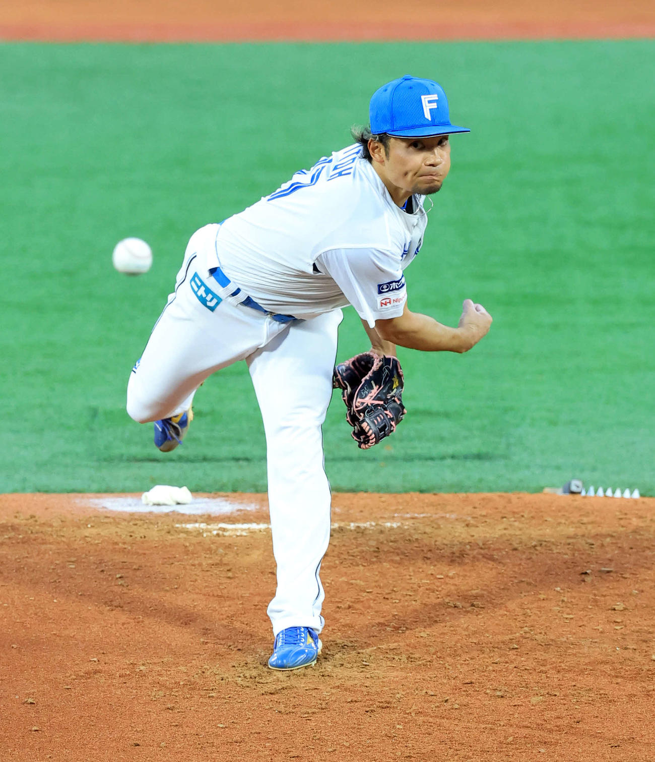DeNA対日本ハム　力投する日本ハム先発の伊藤（撮影・浅見桂子）