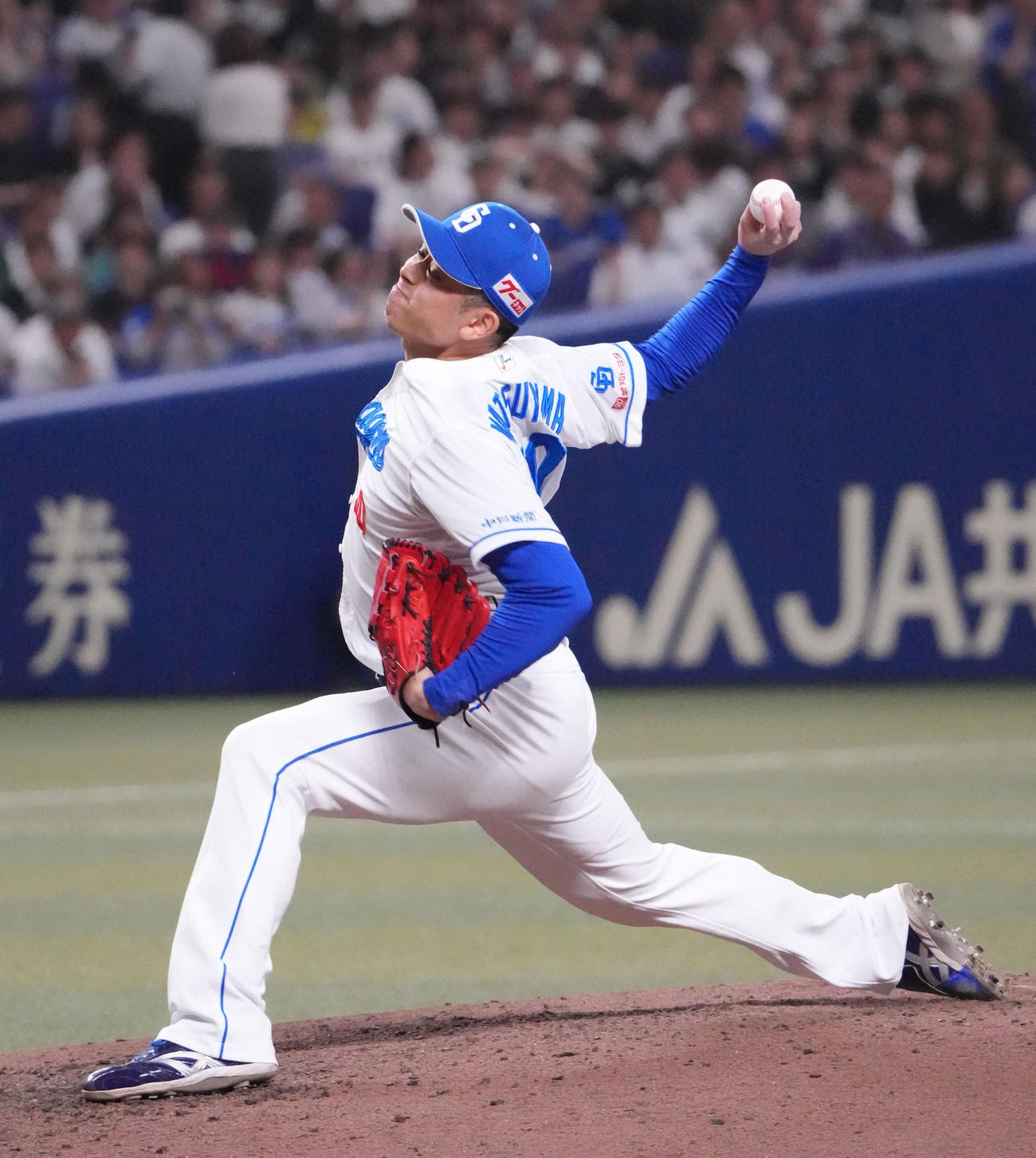 中日対ロッテ　9回表、中日4番手で登板する松山（撮影・森本幸一）