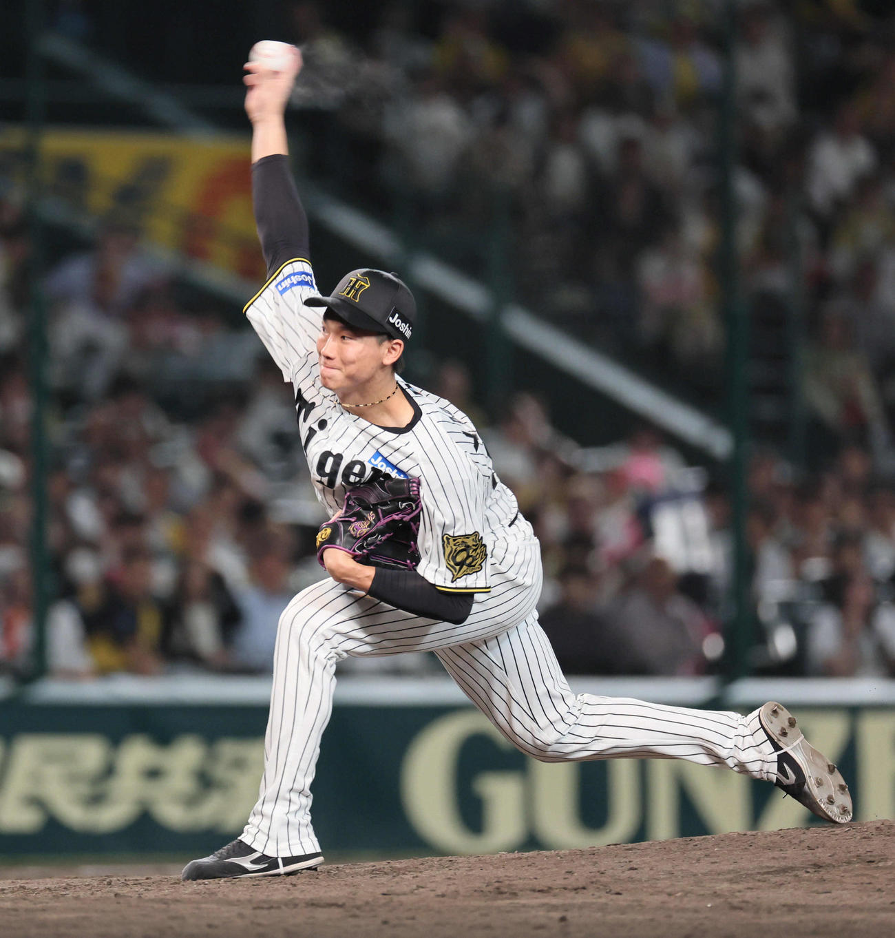 阪神対オリックス　9回表に登板した阪神湯浅（撮影・宮崎幸一）
