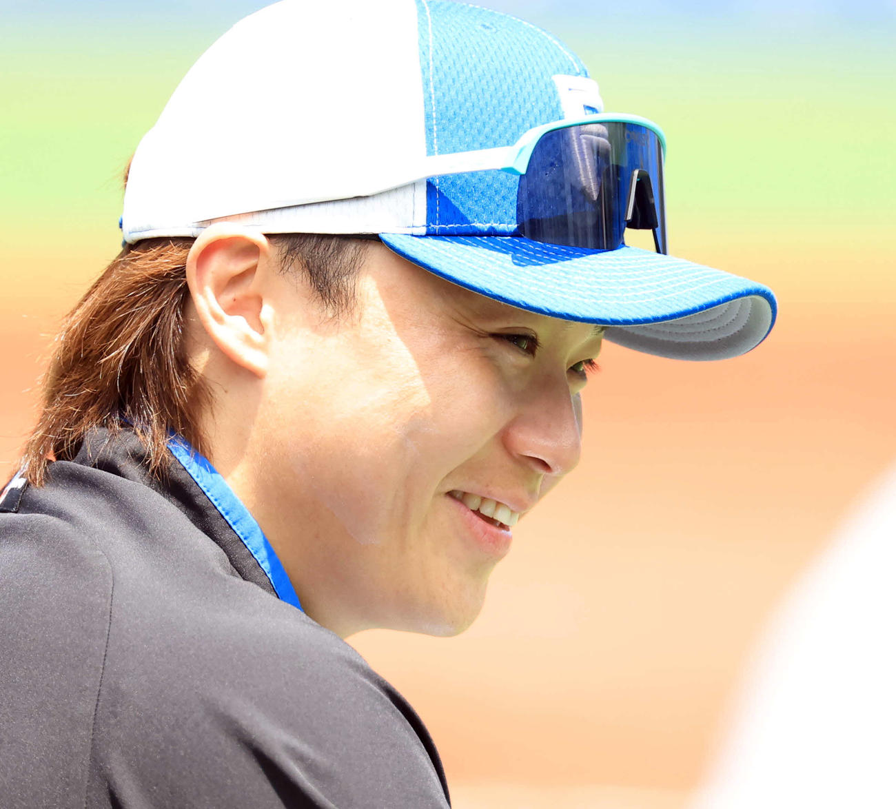 DeNA対日本ハム　練習中、リラックスした笑顔の日本ハム山崎（撮影・浅見桂子）