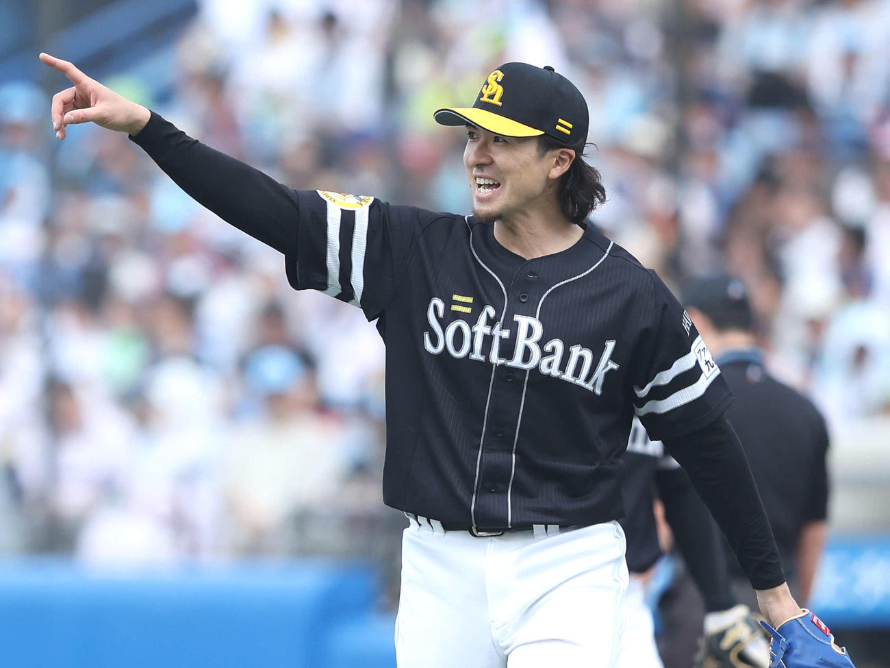 ヤクルト対ソフトバンク　4回裏ヤクルト1死一塁、沢井を併殺に抑える上沢（撮影・河田真司）