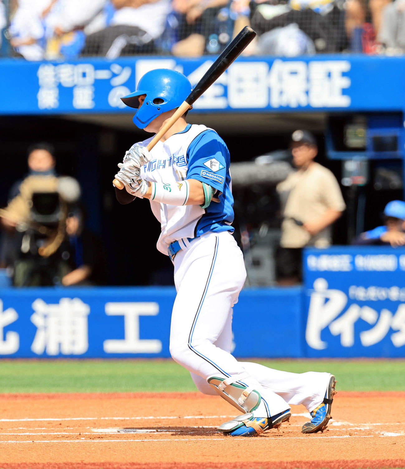 DeNA対日本ハム　1回表日本ハム1死一、二塁、郡司は先制適時打を放つ（撮影・浅見桂子）