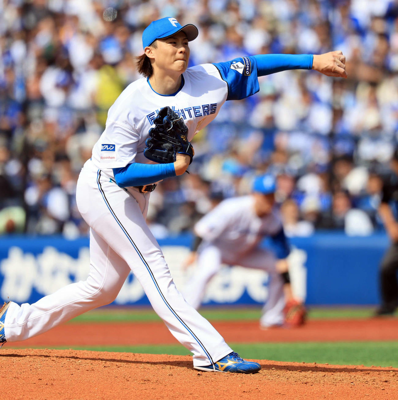 DeNA対日本ハム　力投する日本ハム先発の山崎（撮影・浅見桂子）