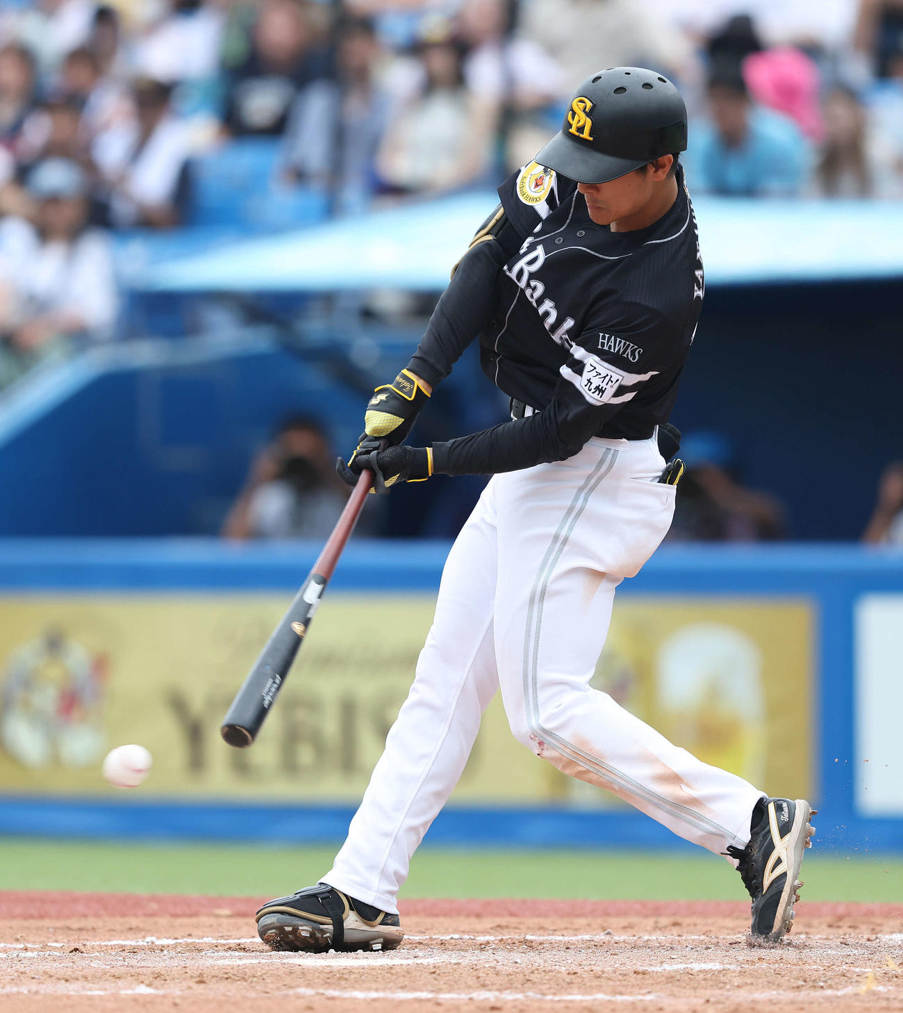 ヤクルト対ソフトバンク　6回表ソフトバンク2死二塁、右前適時打を放つ柳町（撮影・河田真司）