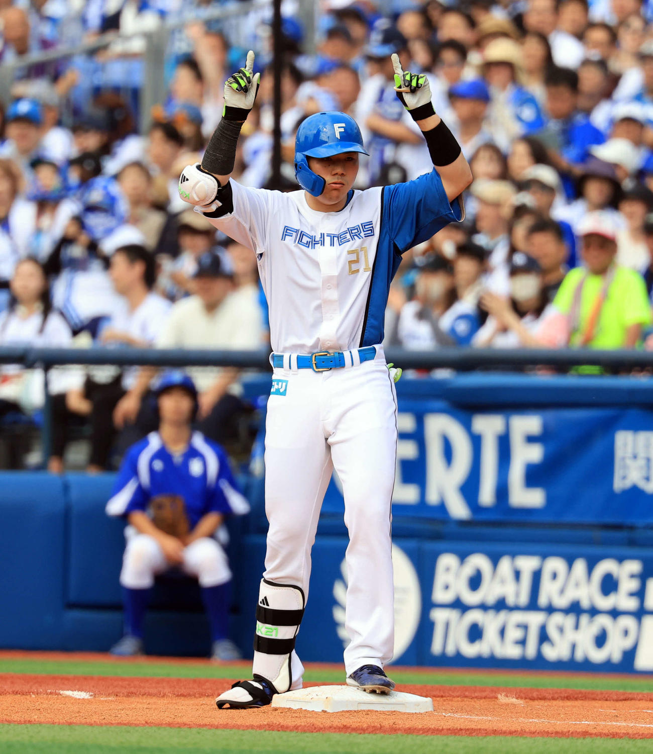 DeNA対日本ハム　4回表日本ハム2死一、二塁、清宮幸は右適時打を放ちポーズ（撮影・浅見桂子）