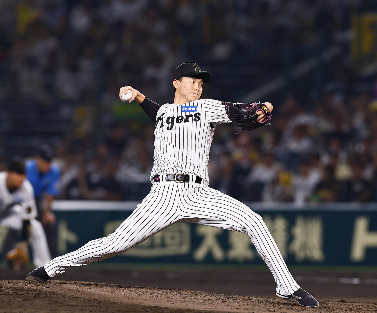 阪神対オリックス　7回、3番手で登板した阪神湯浅（撮影・藤尾明華）