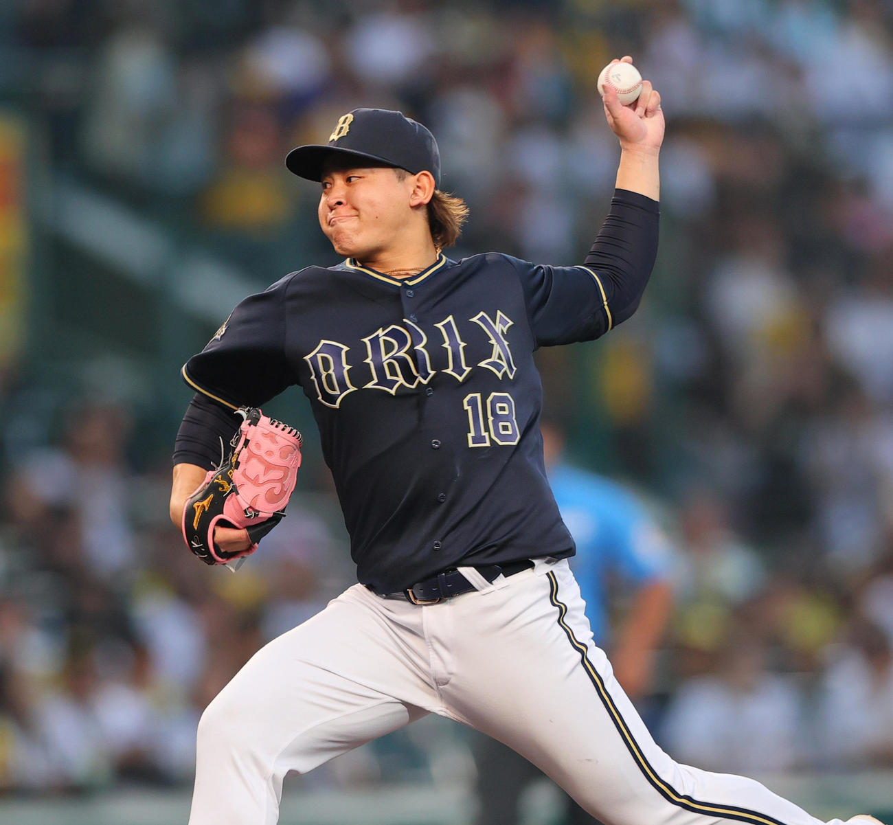 阪神対オリックス　3回裏、力投するオリックス先発の宮城（撮影・上山淳一）