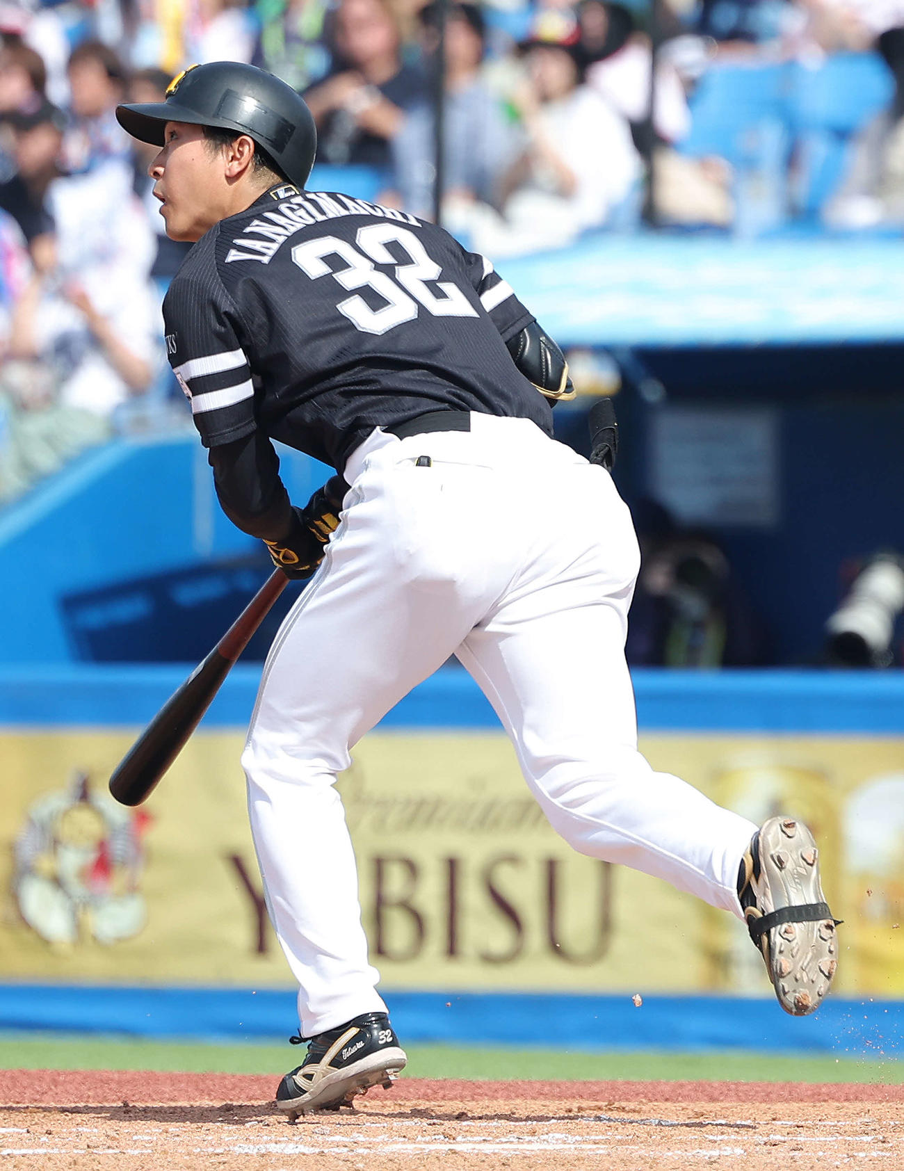 ヤクルト対ソフトバンク　3回表ソフトバンク2死二塁、先制適時三塁打を放つ柳町（撮影・河田真司）