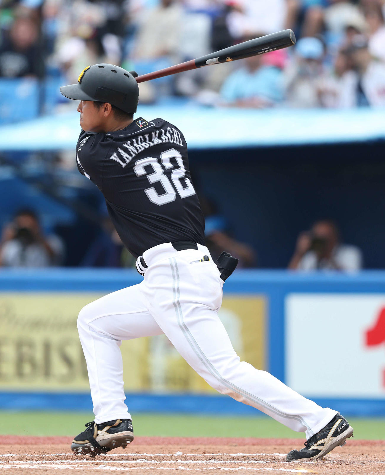 ヤクルト対ソフトバンク　6回表ソフトバンク無死、右前打を放つ柳町（撮影・河田真司）
