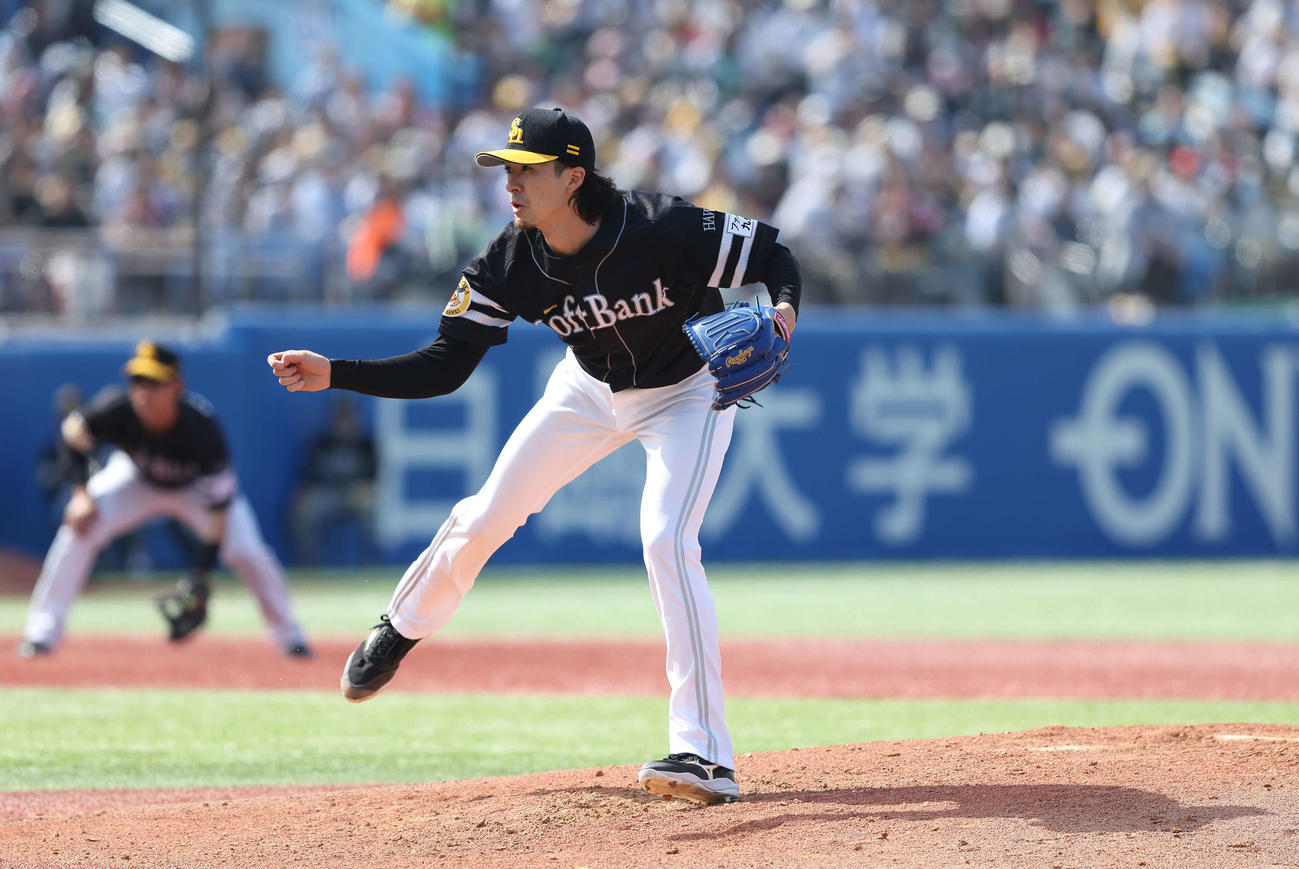 ヤクルト対ソフトバンク　3回裏、力投する上沢（撮影・河田真司）