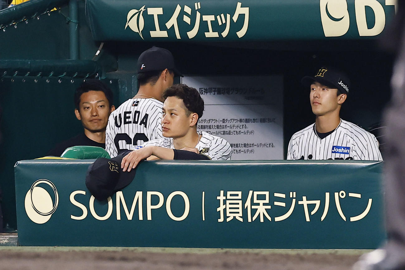 阪神対オリックス　6回途中、降板した阪神大竹（撮影・藤尾明華）