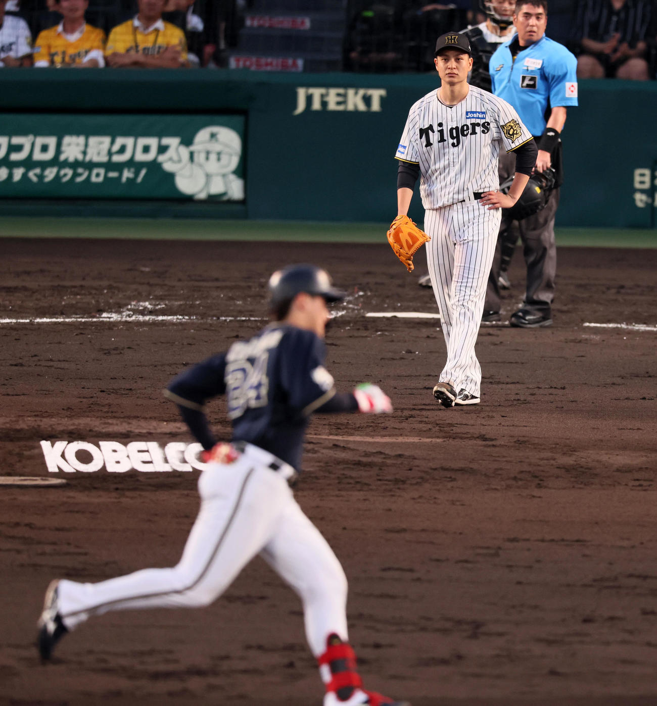 阪神対オリックス　4回表オリックス1死一塁、大竹は紅林に中越え2点本塁打を浴びる（撮影・加藤哉）