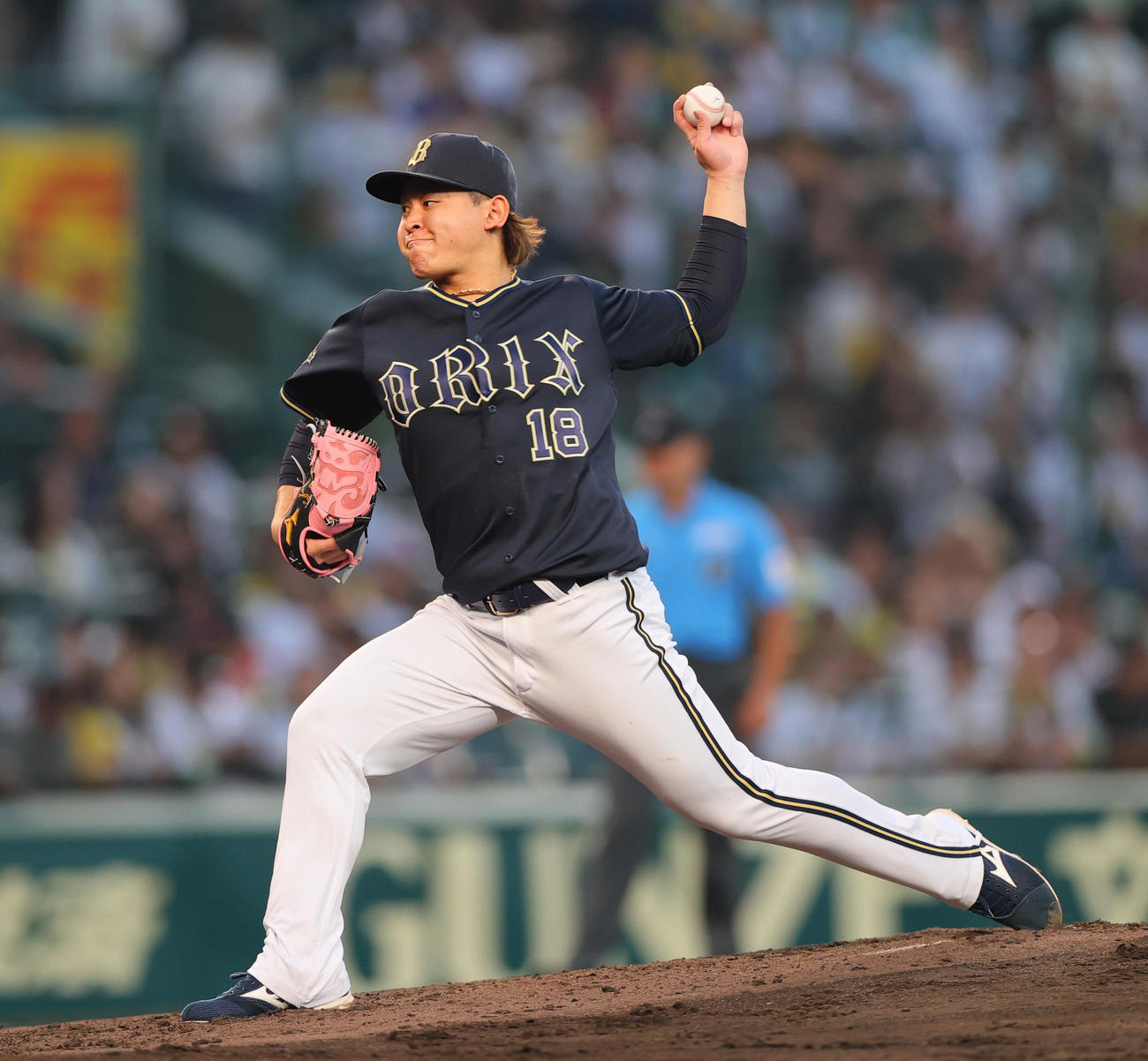 阪神対オリックス　3回裏、力投するオリックス先発の宮城（撮影・上山淳一）