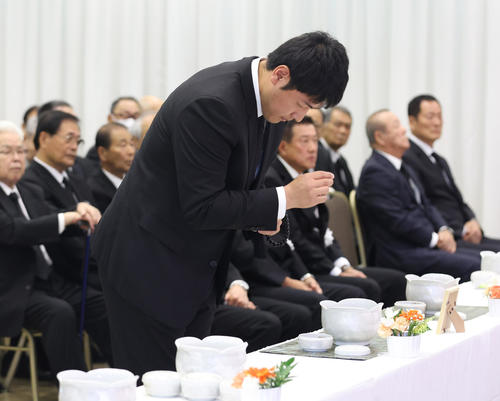 堀内恒夫氏「長嶋茂雄という名前も不滅です」リハビリの姿には「感動