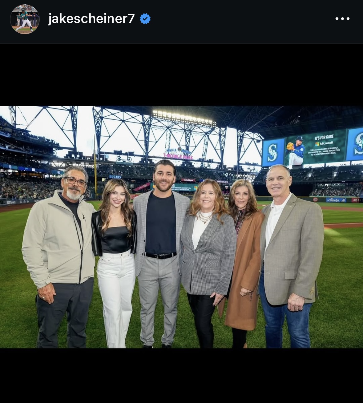 シャイナーのインスタグラムから