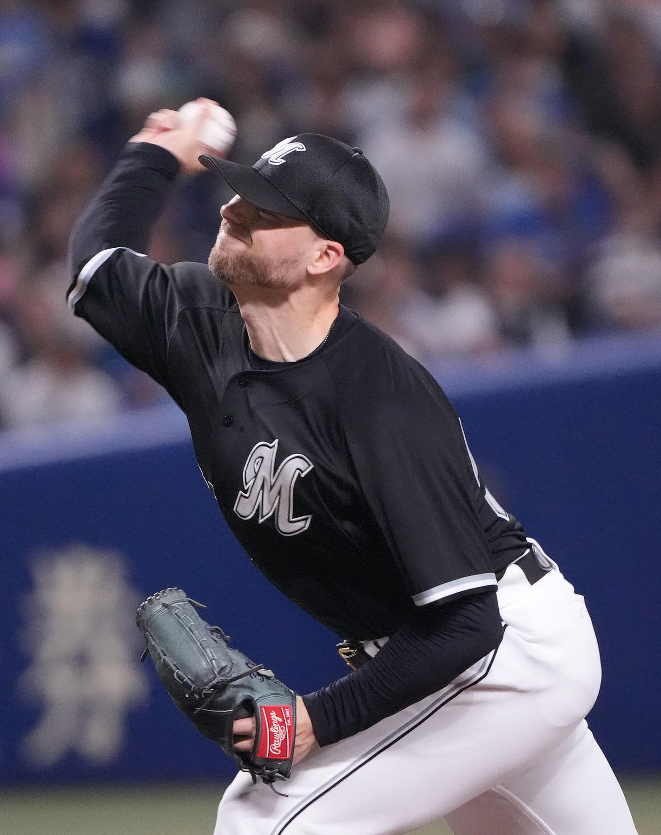 中日対ロッテ　1回裏、登板するロッテ先発のボス（撮影・森本幸一）