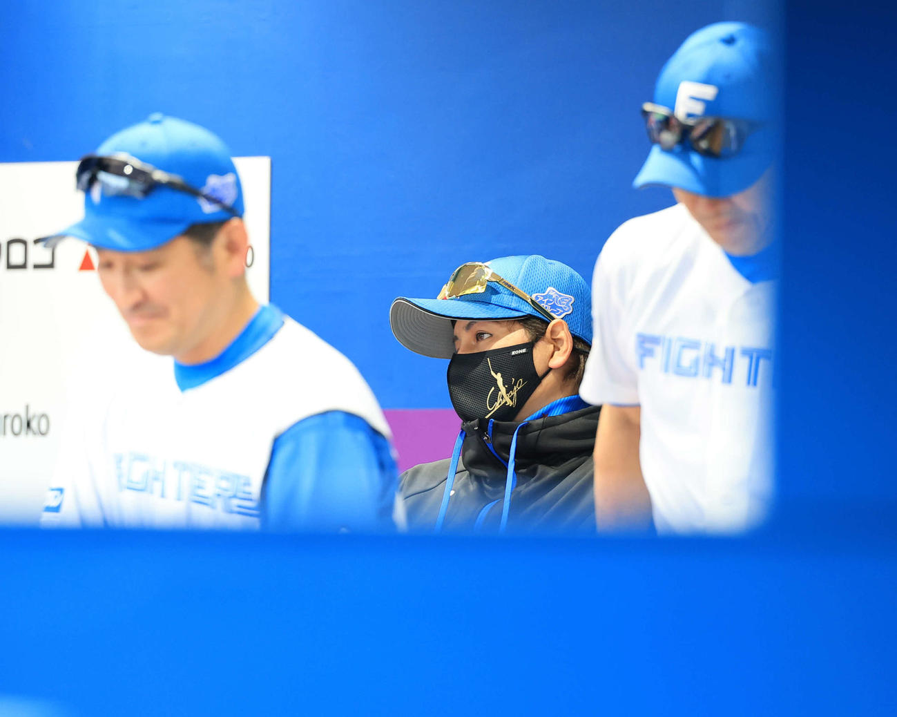 DeNA対日本ハム　9回裏DeNAに追いつかれ、厳しい表情の新庄監督（撮影・浅見桂子）