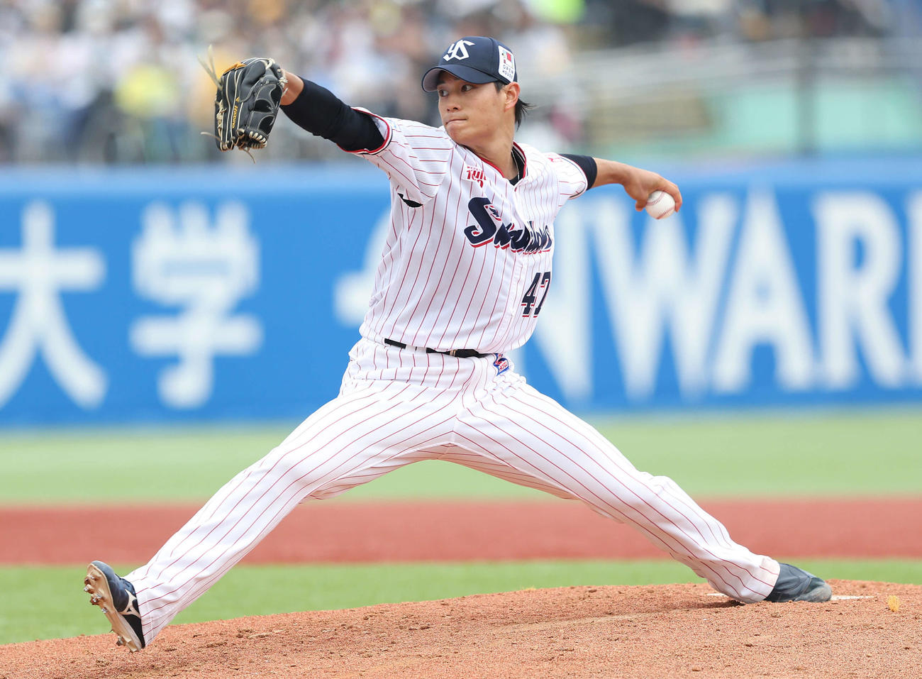 ヤクルト対ソフトバンク　3回表、力投する高橋（撮影・河田真司）