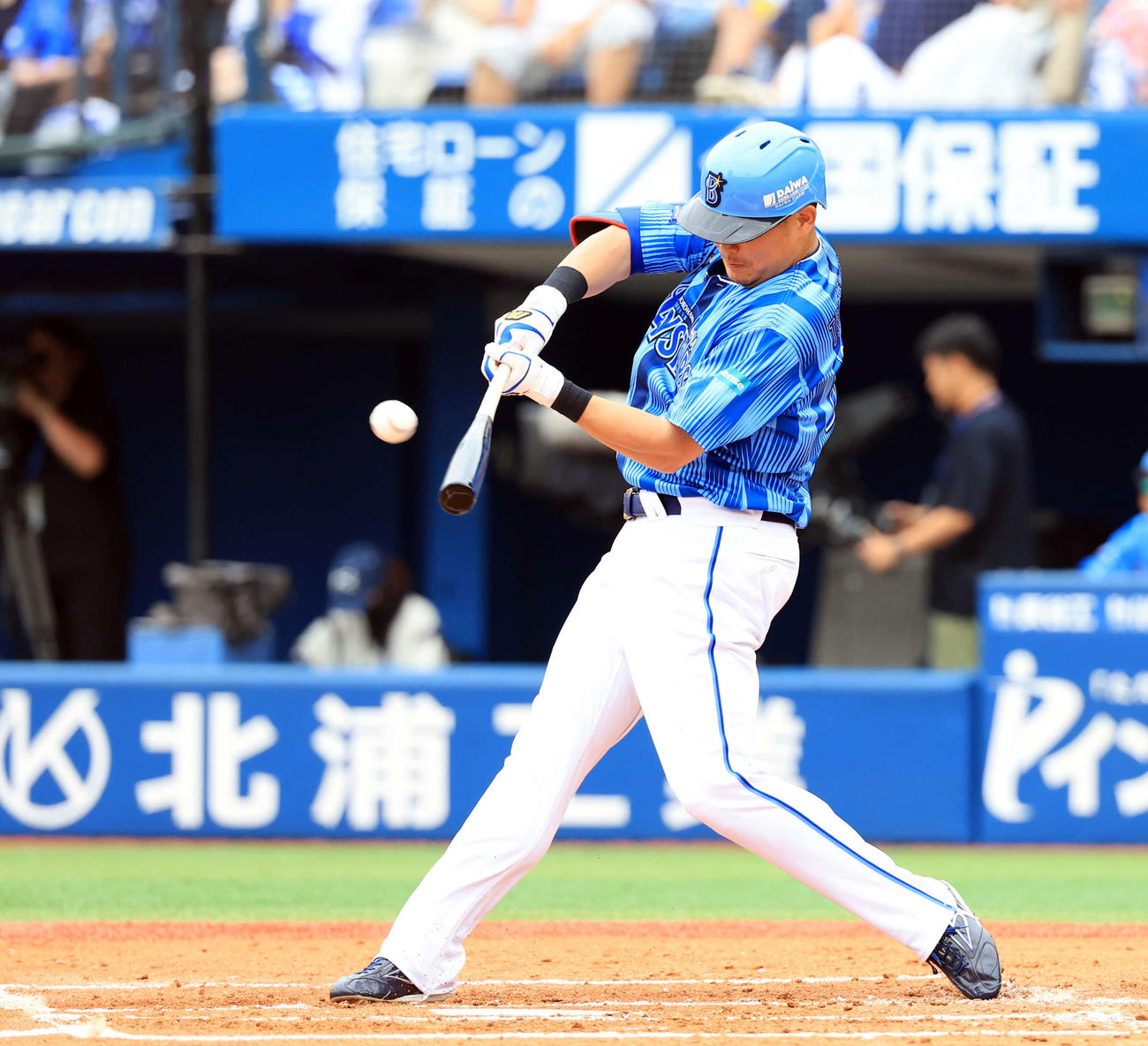 DeNA対日本ハム　2回裏DeNA無死、筒香は中越えソロ本塁打を放つ（撮影・浅見桂子）