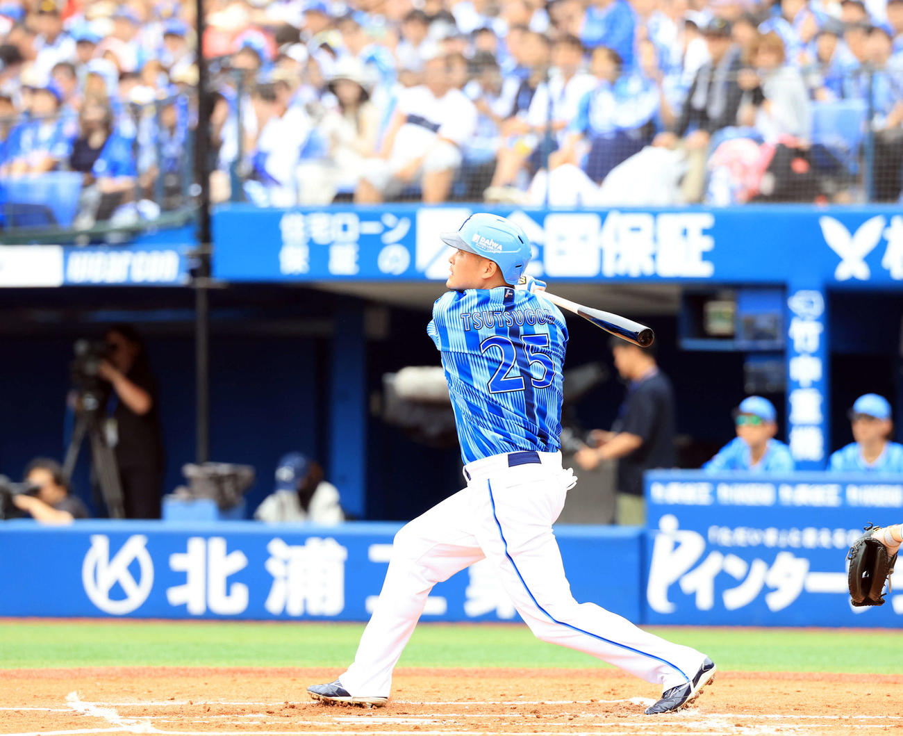 DeNA対日本ハム　2回裏DeNA無死、筒香は中越えソロ本塁打を放つ（撮影・浅見桂子）
