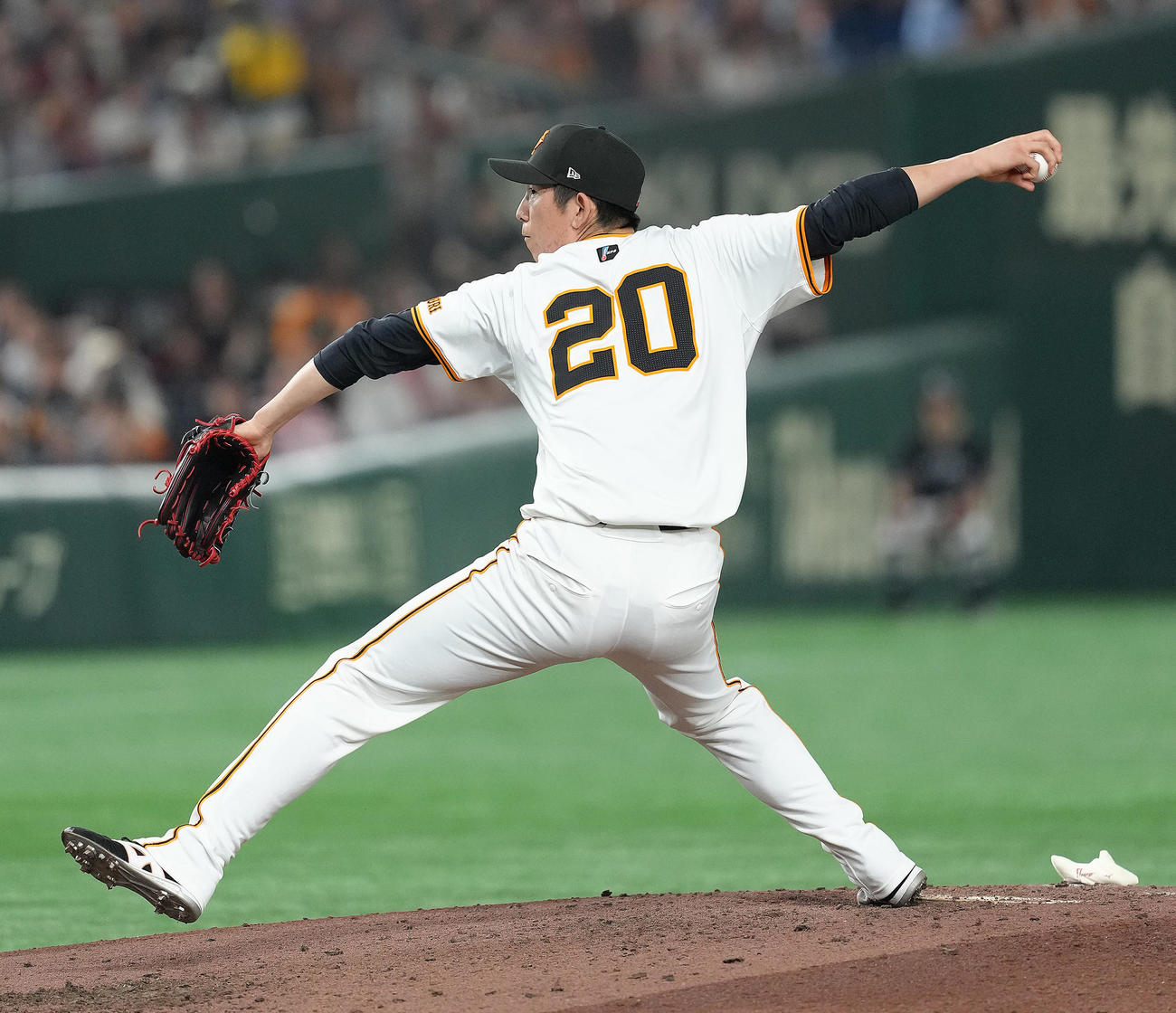 巨人対楽天　巨人先発の戸郷（撮影・足立雅史）