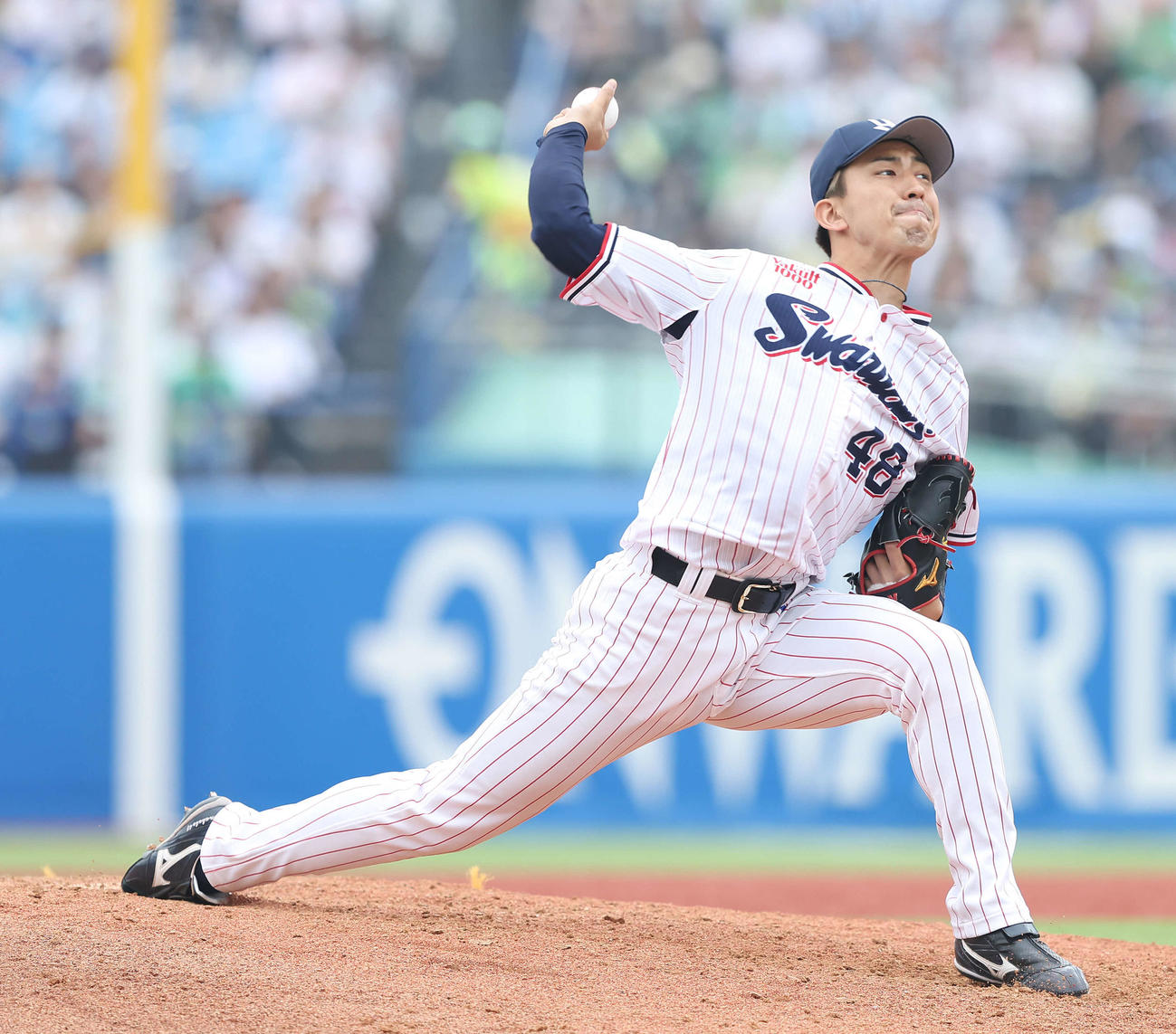 ヤクルト対ソフトバンク　7回表ソフトバンク2死二塁、4番手で登板する金久保（撮影・河田真司）