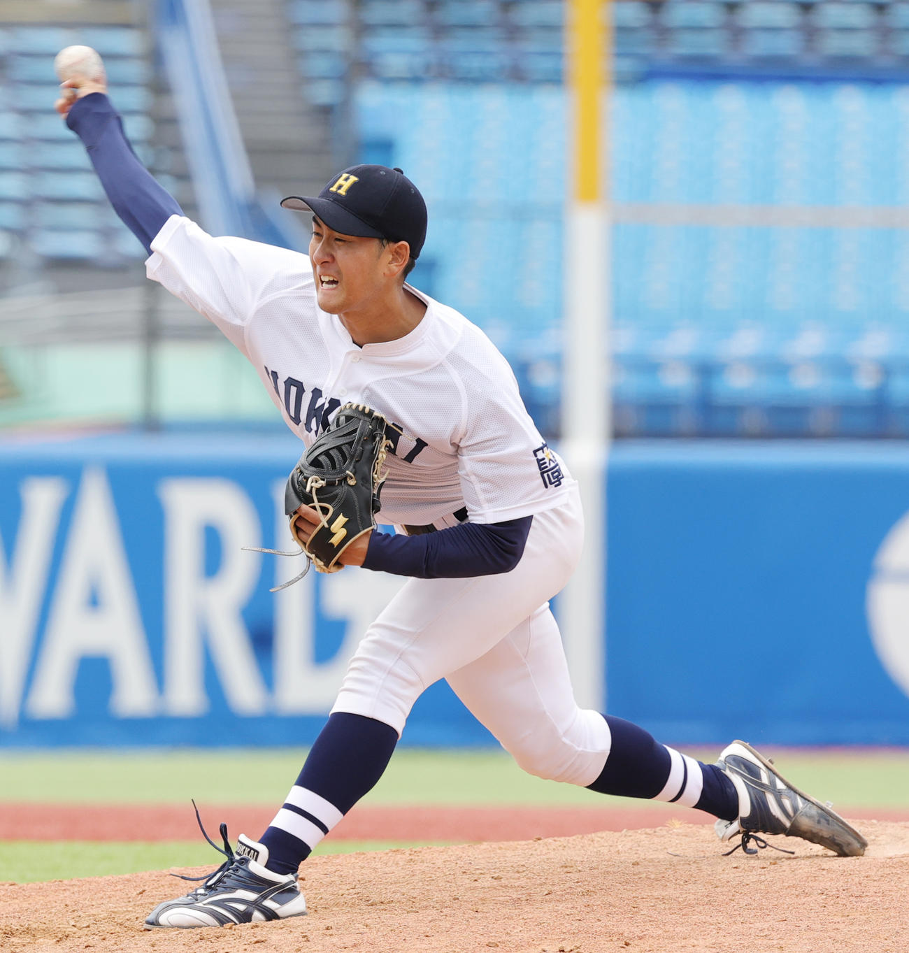 北海学園大対上武大　力投する北海学園大・高谷（撮影・野上伸悟）
