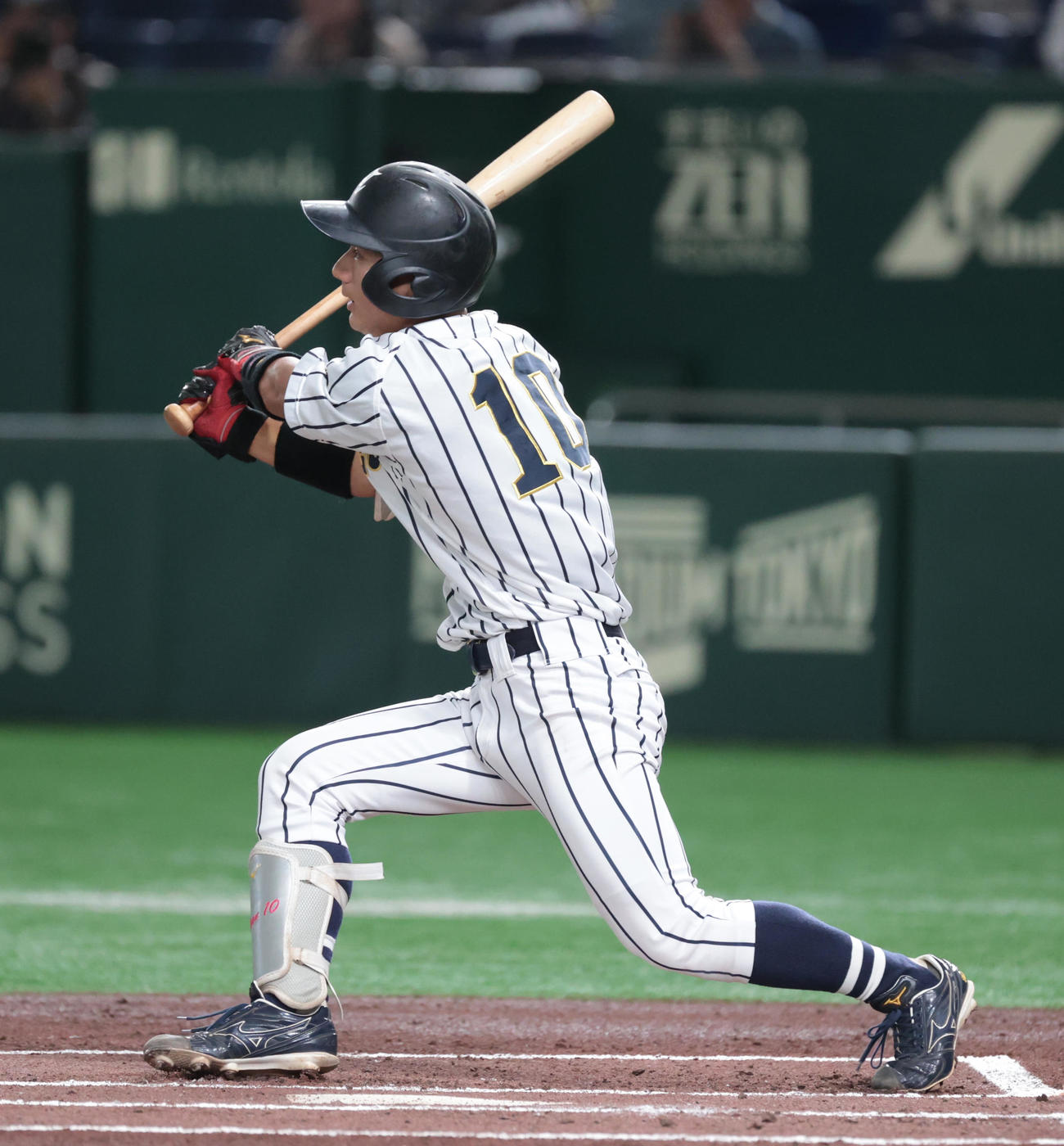 東海大対青森大　1回表東海大1死二塁、大塚は右越えに本塁打を放つ（撮影・柴田隆二）