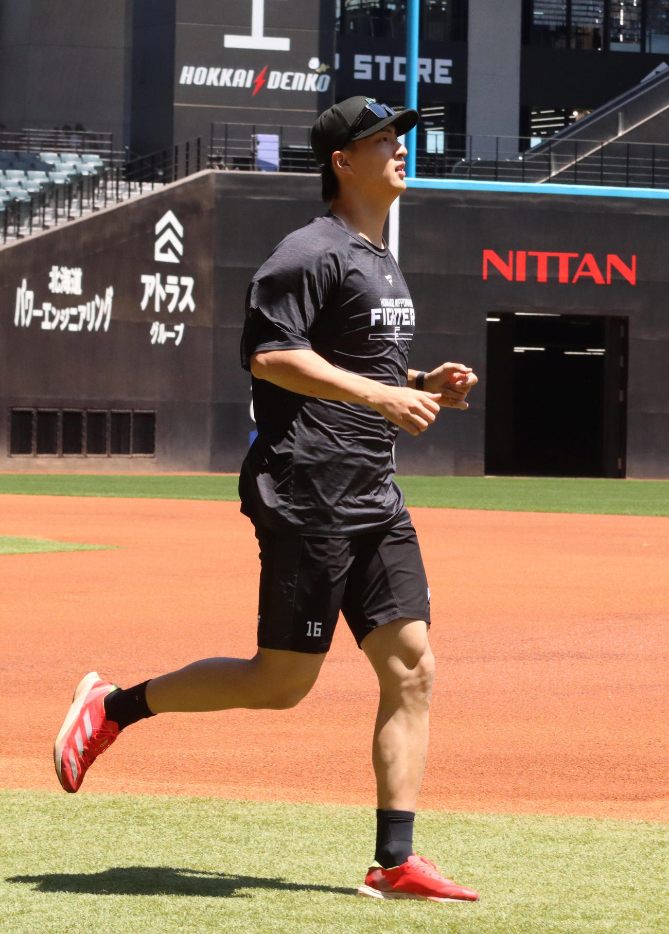 エスコンフィールドでランニングする日本ハム達