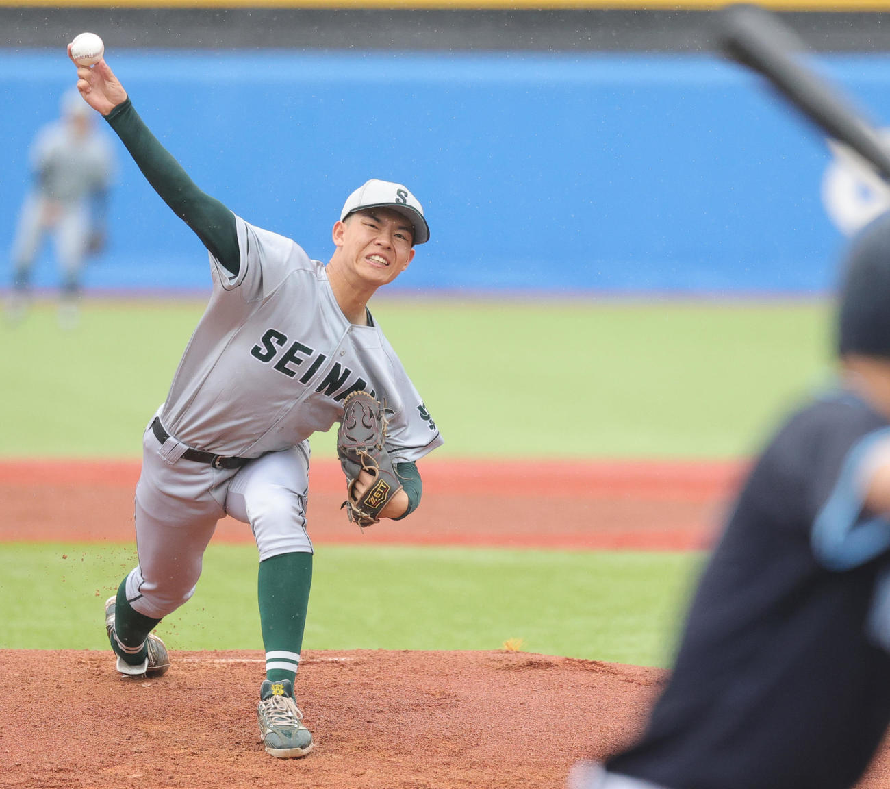 西南学院大対聖カタリナ大　西南学院大先発の柳原（撮影・野上伸悟）