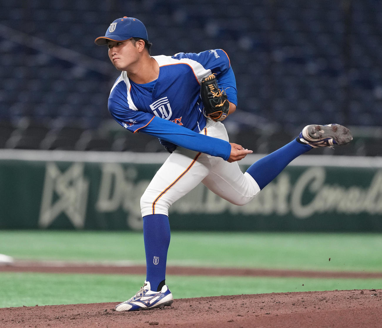 東亜大対早大　先発し力投する東亜大・藤井（撮影・鈴木みどり）