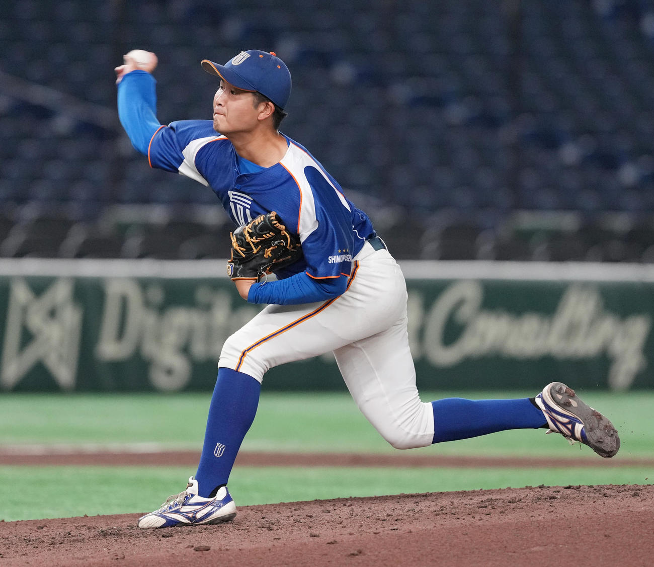 東亜大対早大　先発し力投する東亜大・藤井（撮影・鈴木みどり）