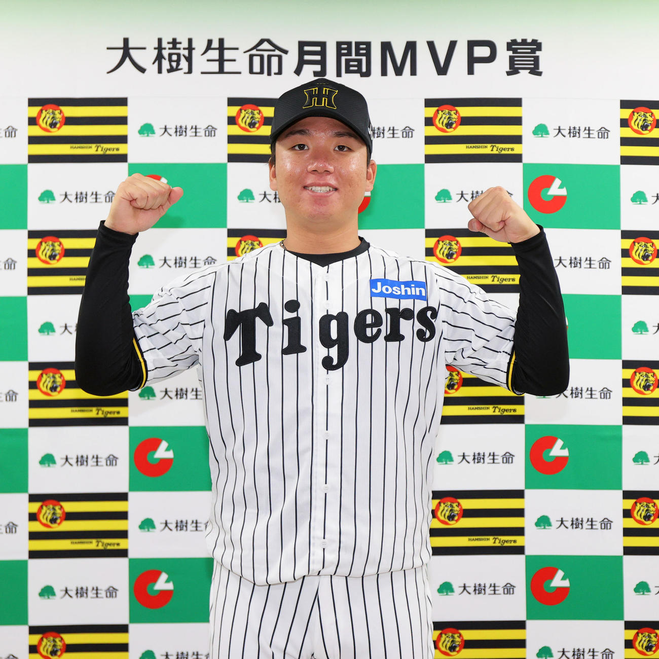 5月度の大樹生命月間MVP賞に選ばれた阪神村上（撮影・上山淳一）