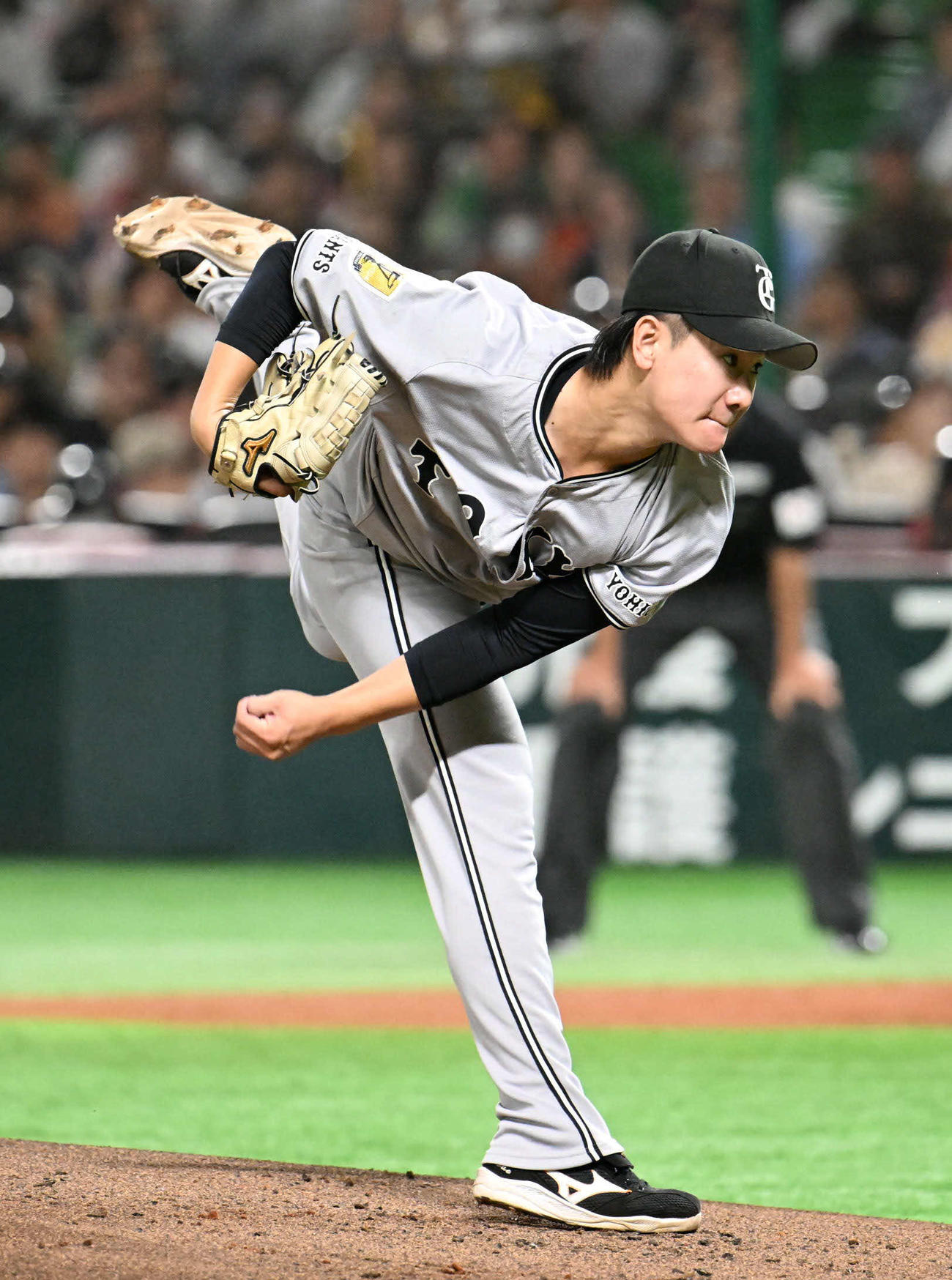 ソフトバンク対読売　読売先発・井上（撮影・林敢治）
