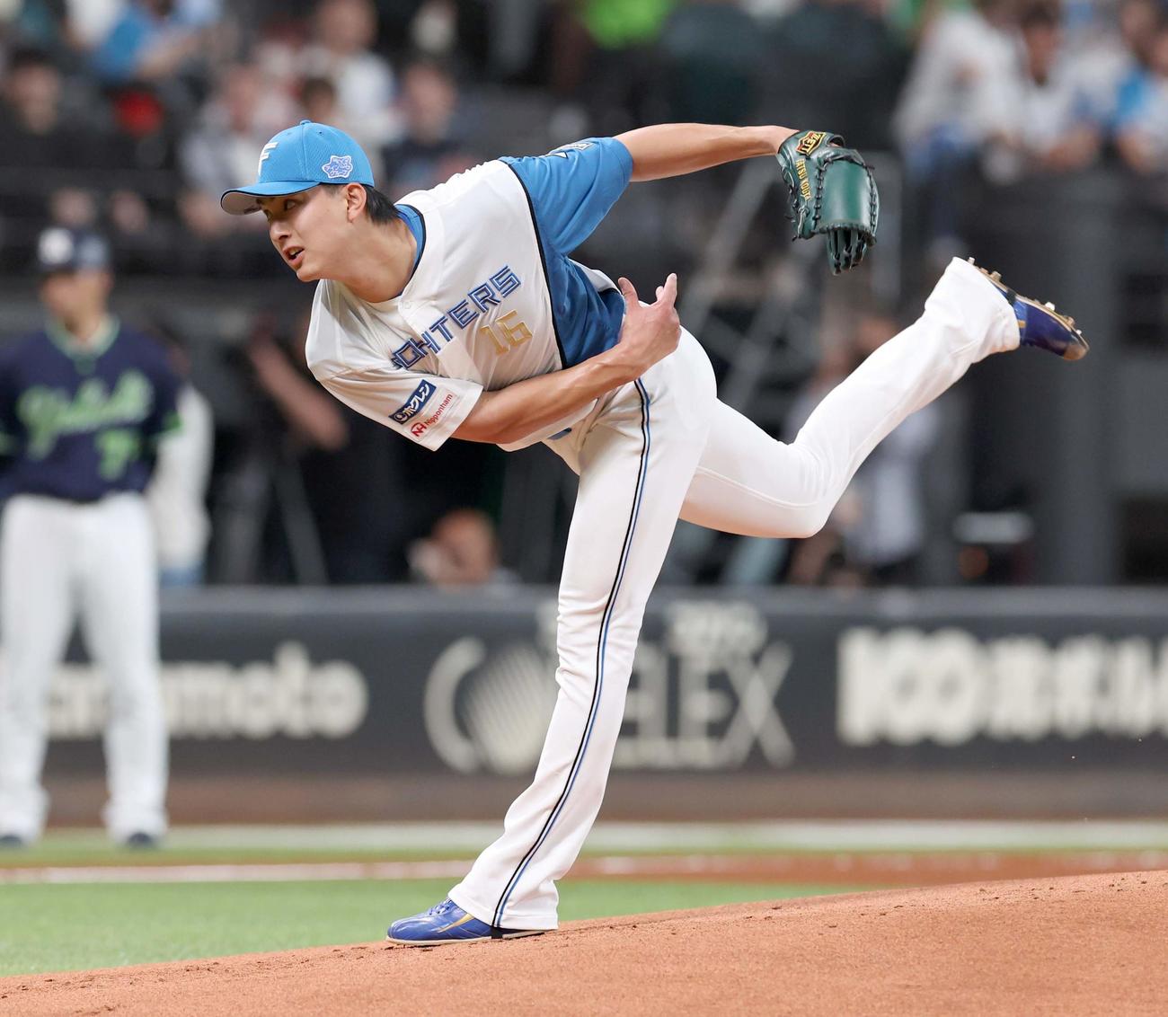 日本ハム対ヤクルト　日本ハム先発の達（撮影・黒川智章）