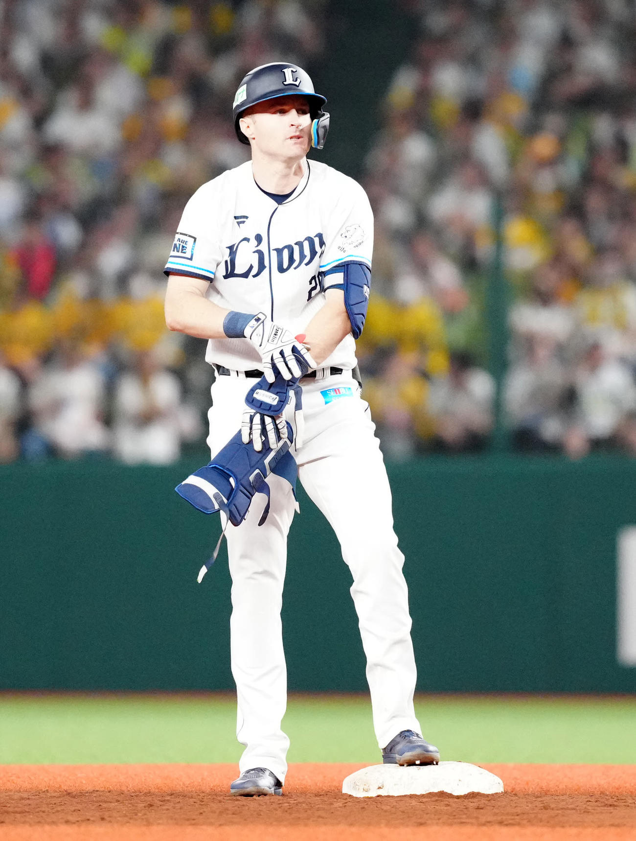 西武対阪神　8回裏西武1死一、二塁、適時二塁打を放ったネビン（撮影・江口和貴）