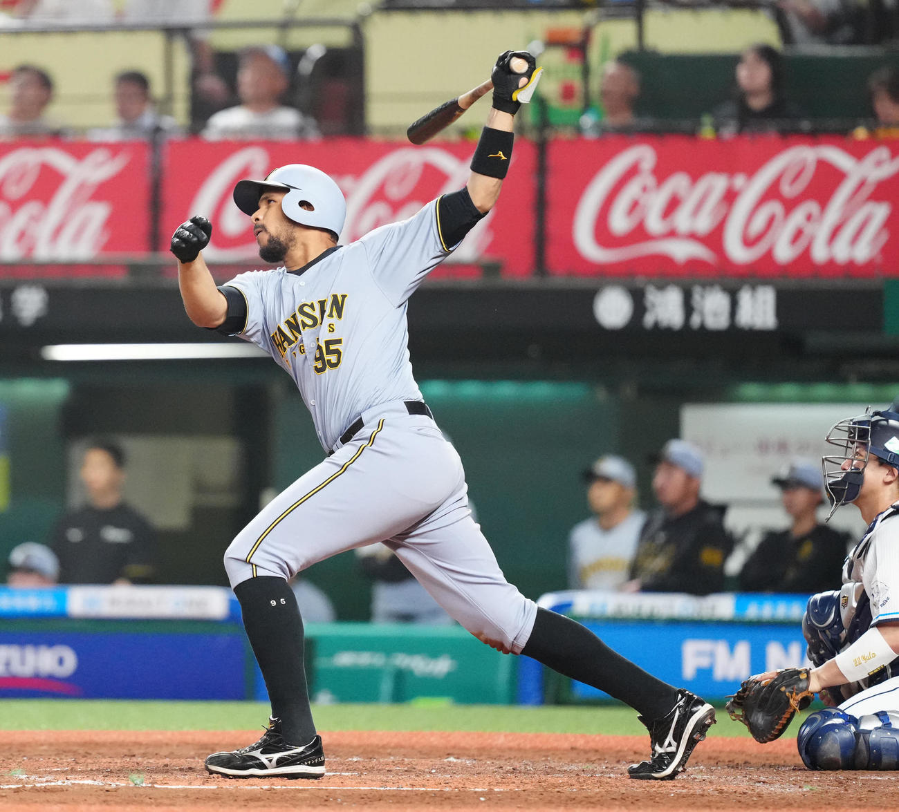 西武対阪神　3回表阪神2死三塁、適時二塁打を放つヘルナンデス（撮影・江口和貴）