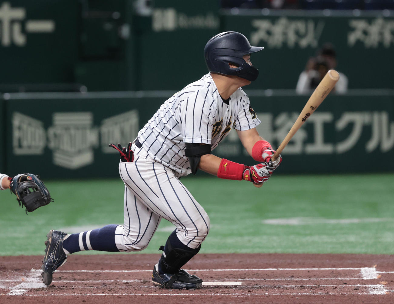 城西国際大対東海大　3回裏東海大2死二、三塁、笹田は左中間に適時二塁打を放つ（撮影・柴田隆二）