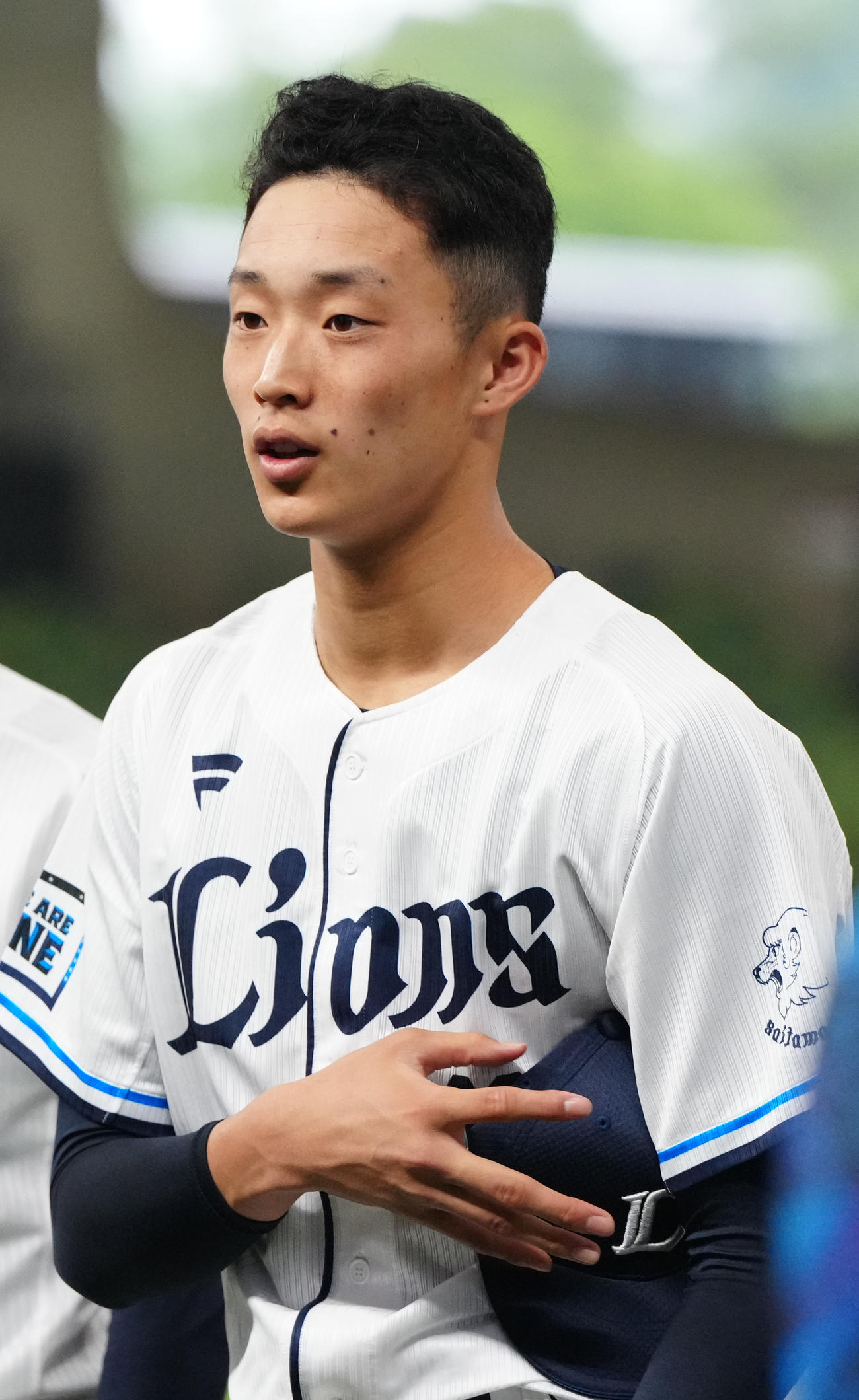 西武対阪神　試合前の1軍練習に参加する西武育成の冨士（撮影・江口和貴）