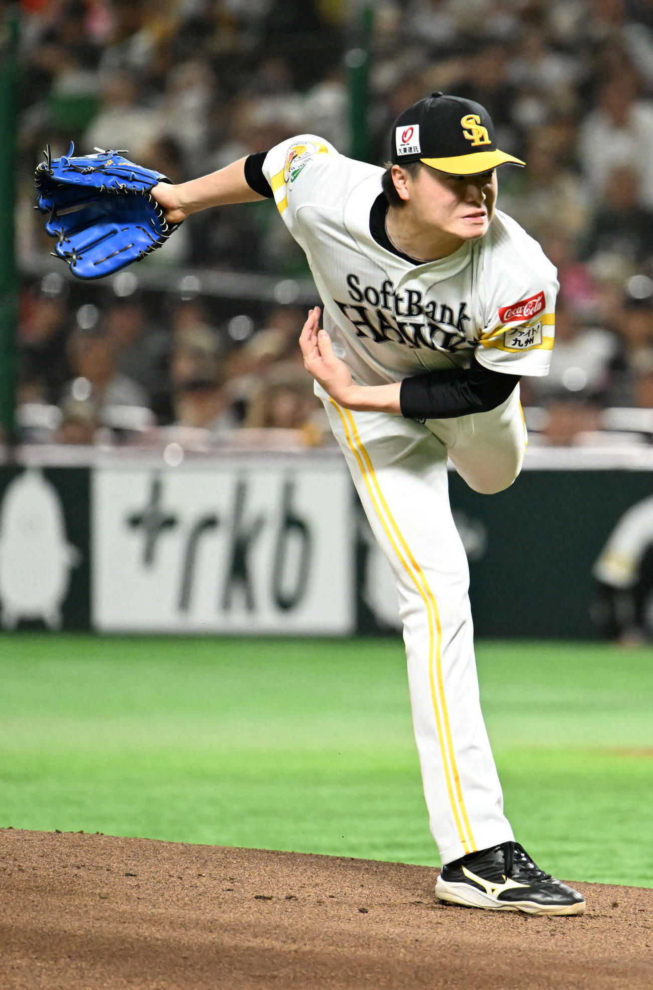 ソフトバンク対巨人　ソフトバンク先発の前田純（撮影・林敢治）