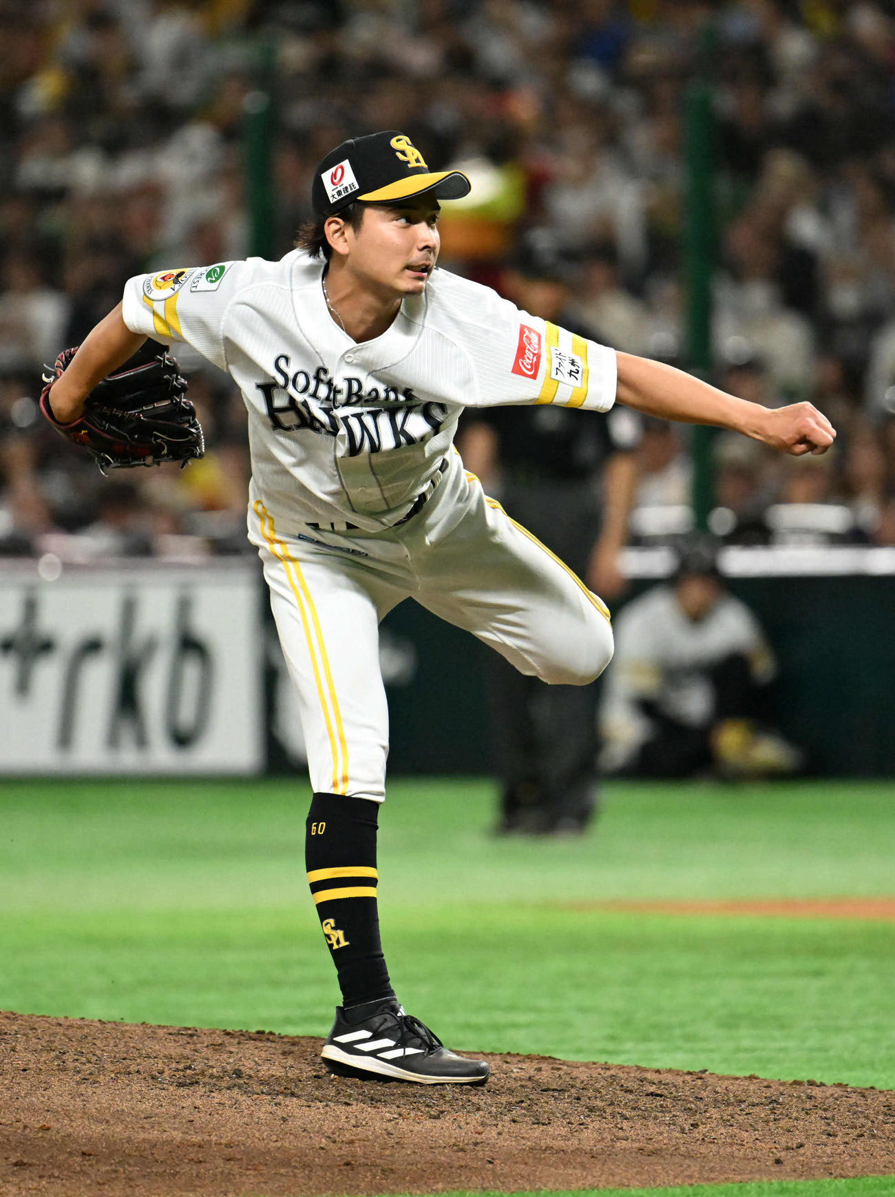 ソフトバンク対巨人　ソフトバンク4番手投手・大野（撮影・林敢治）