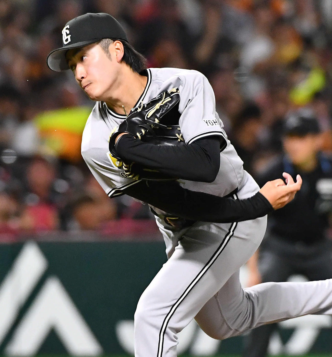 ソフトバンク対巨人　巨人先発の西舘（撮影・岩下翔太）