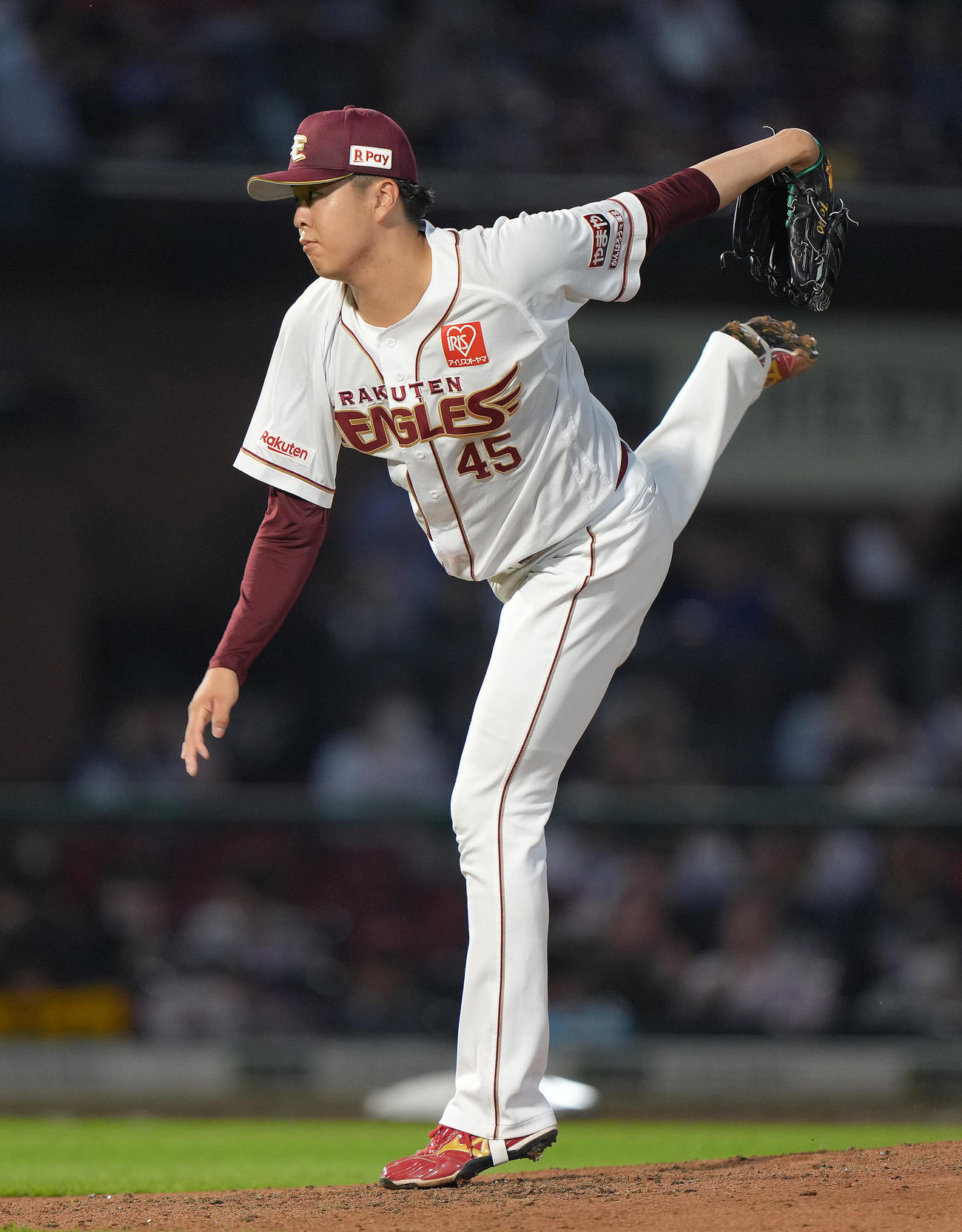 楽天対中日　4回から登板した楽天松井（撮影・足立雅史）